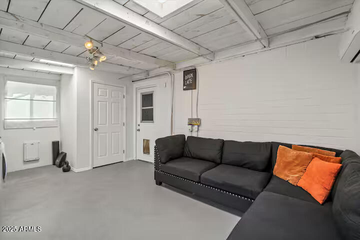 334 W GLENROSA Avenue