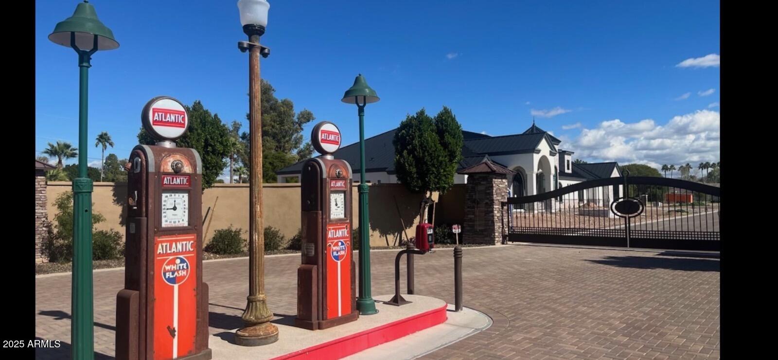 3640 E MALLORY Circle, 3