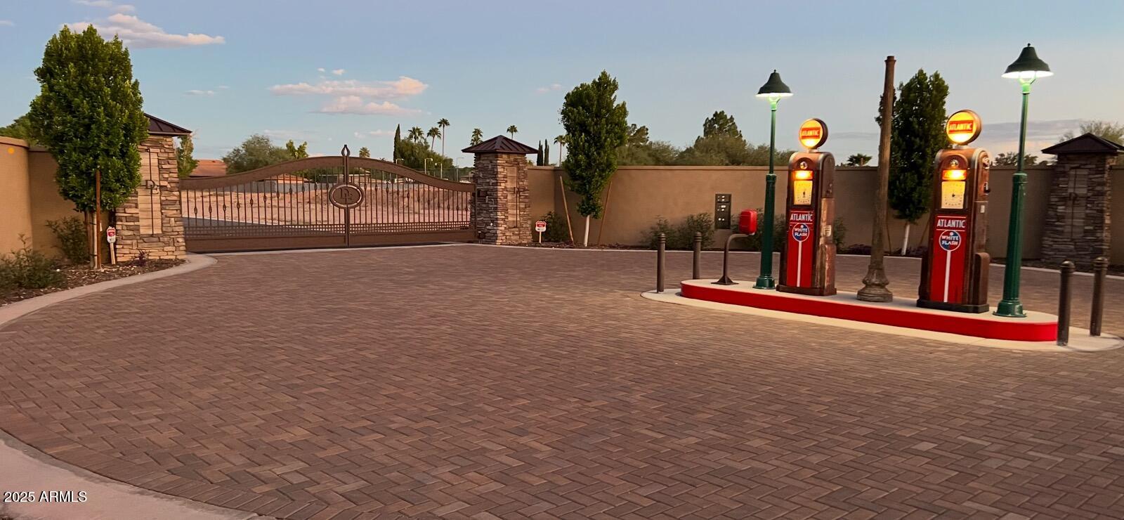 3640 E MALLORY Circle, 3