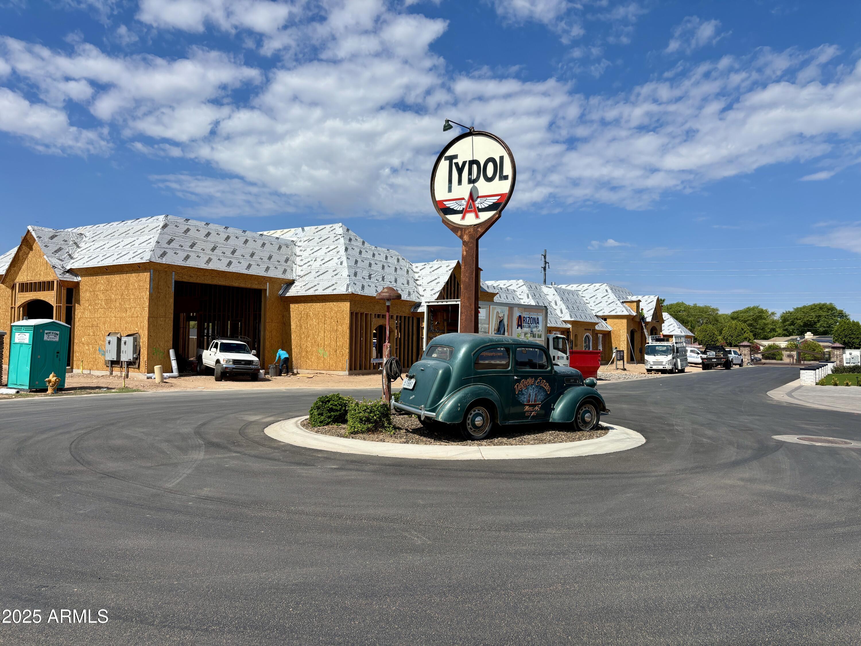 3640 E MALLORY Circle, 3