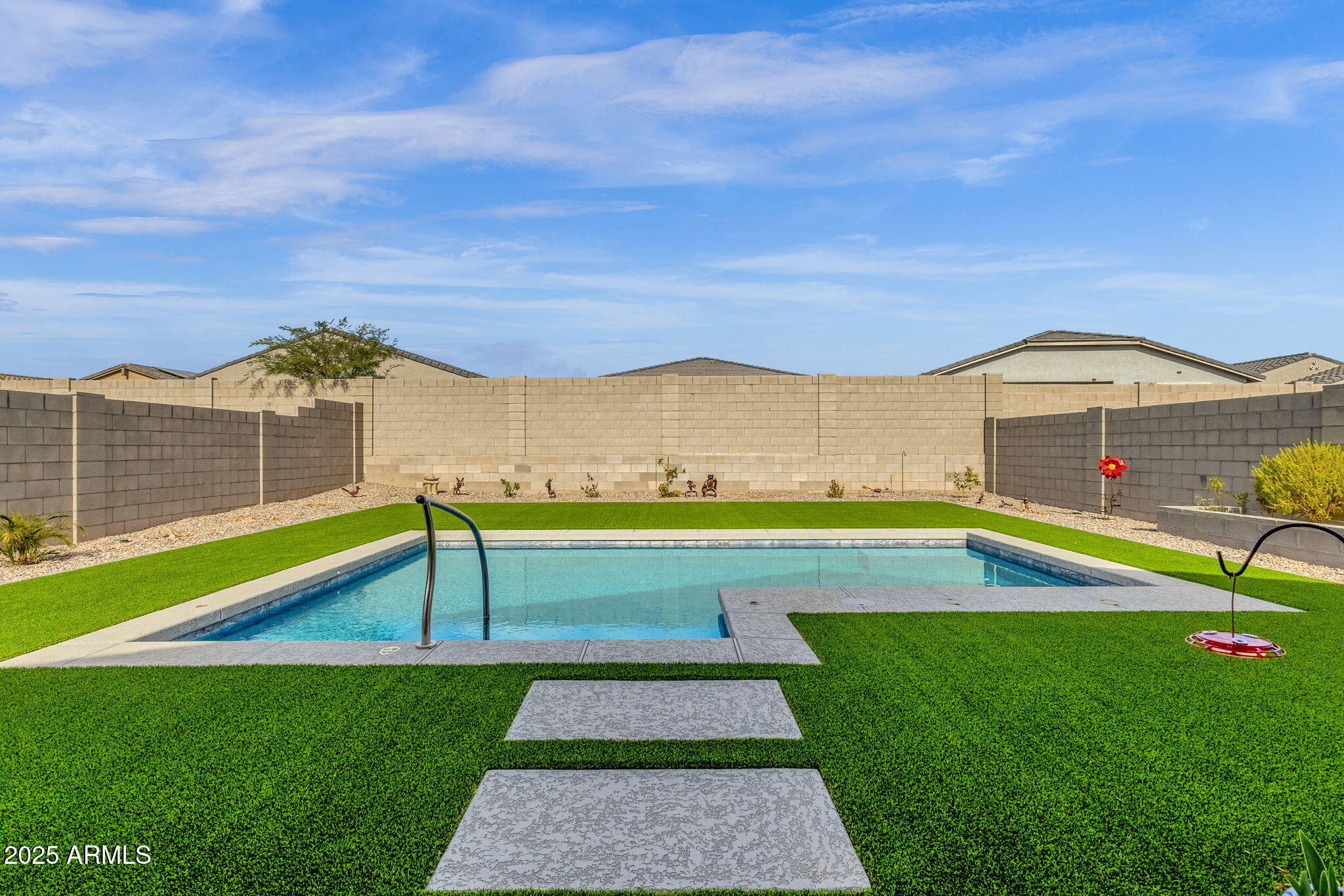 17334 W RUNNING DEER Trail