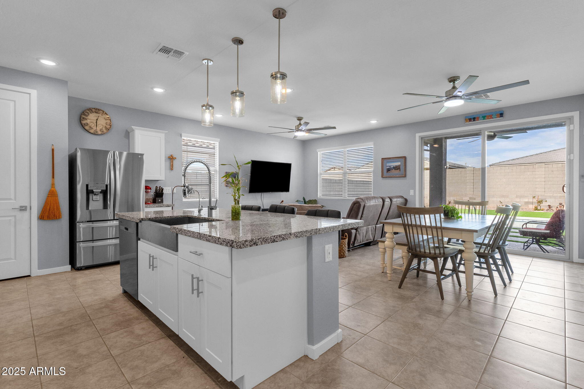 17334 W RUNNING DEER Trail