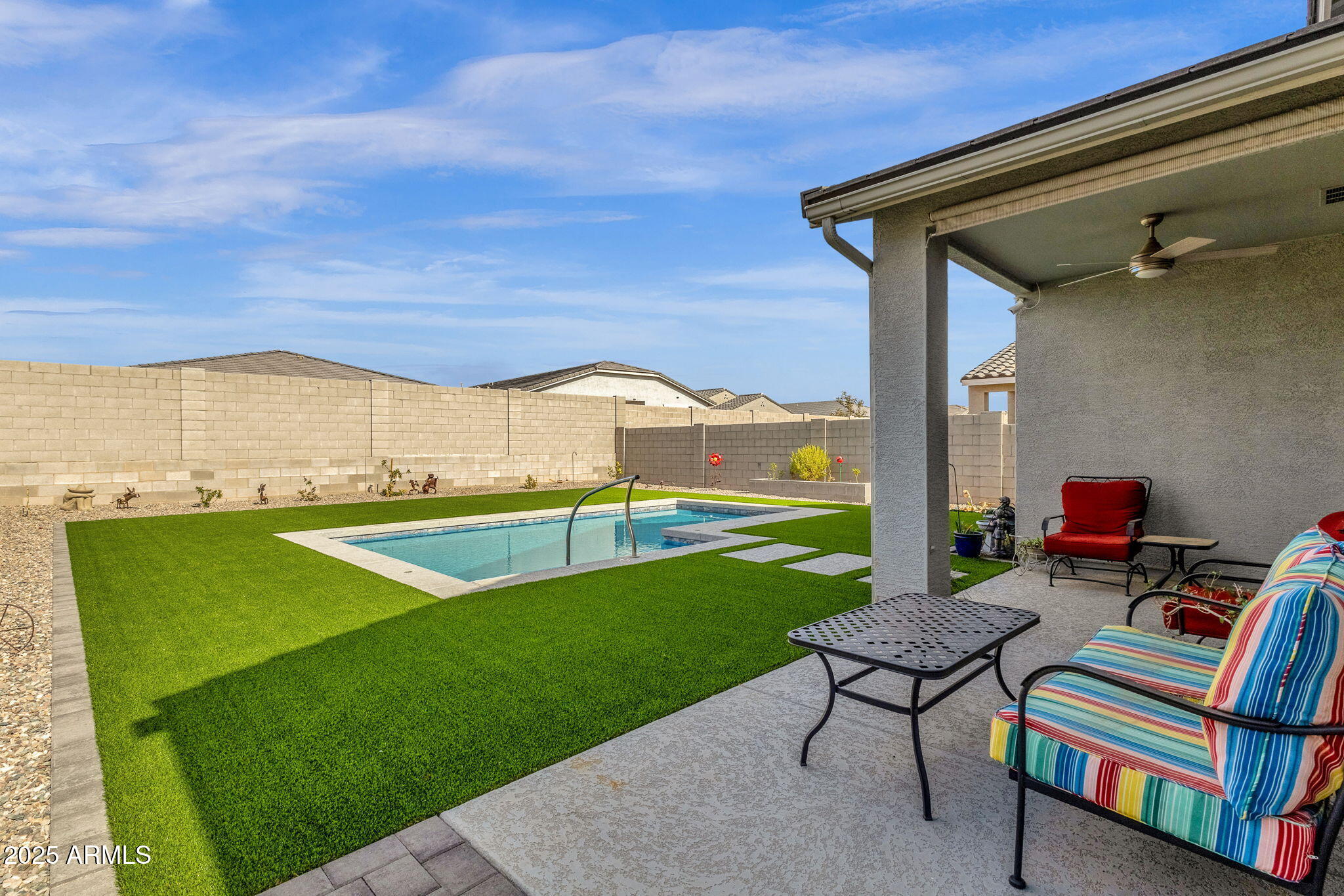 17334 W RUNNING DEER Trail