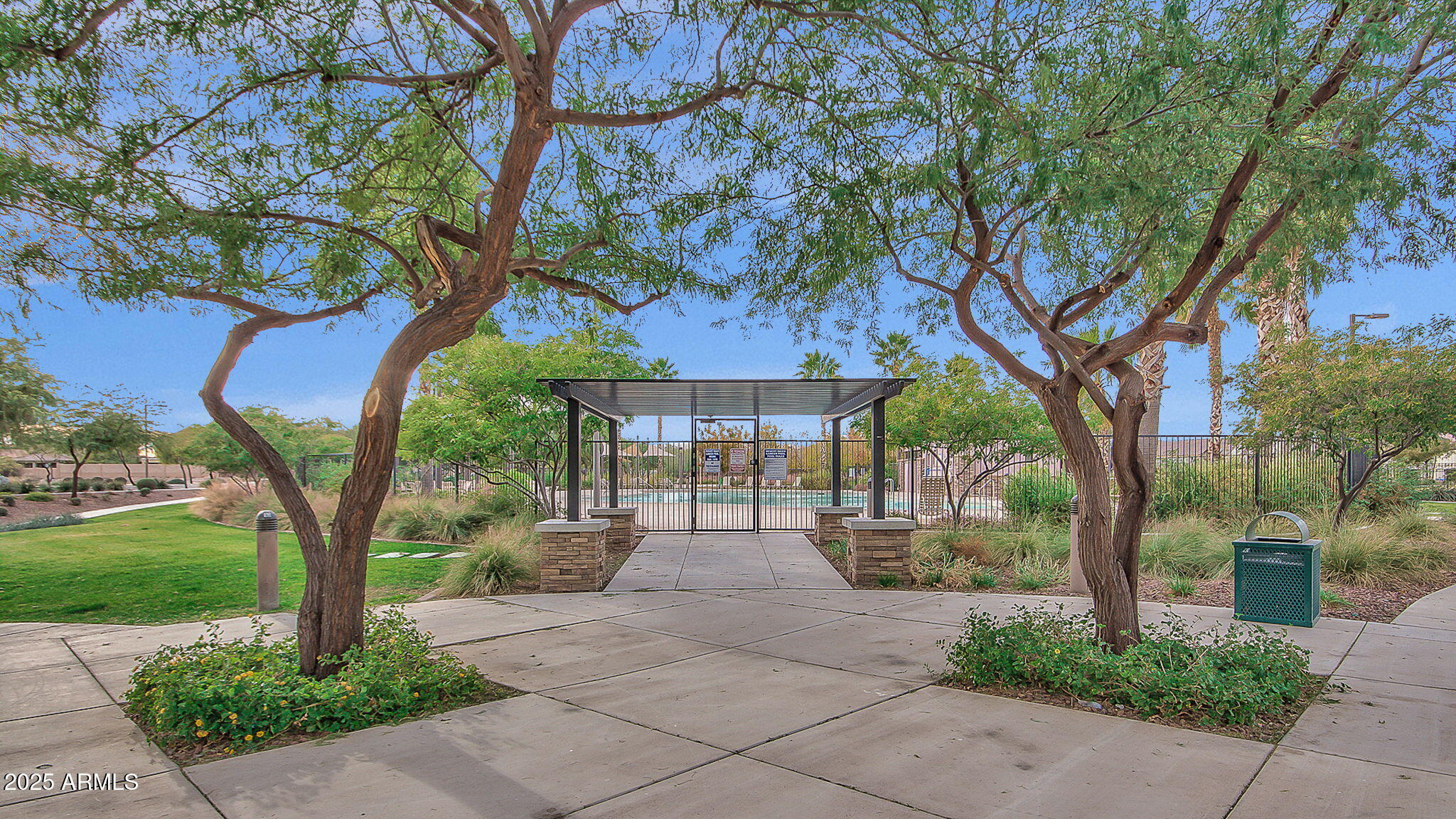 17334 W RUNNING DEER Trail