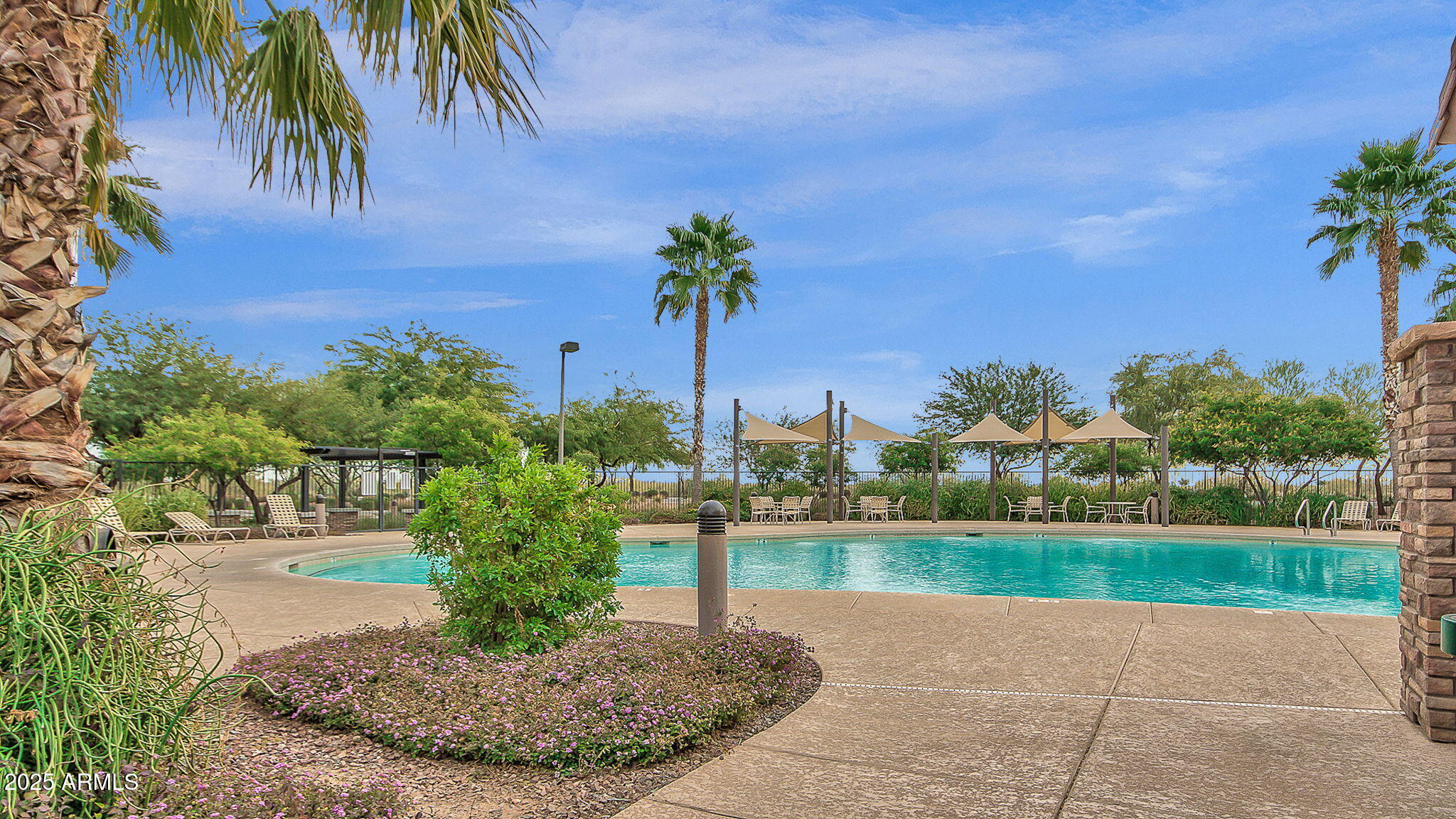 17334 W RUNNING DEER Trail