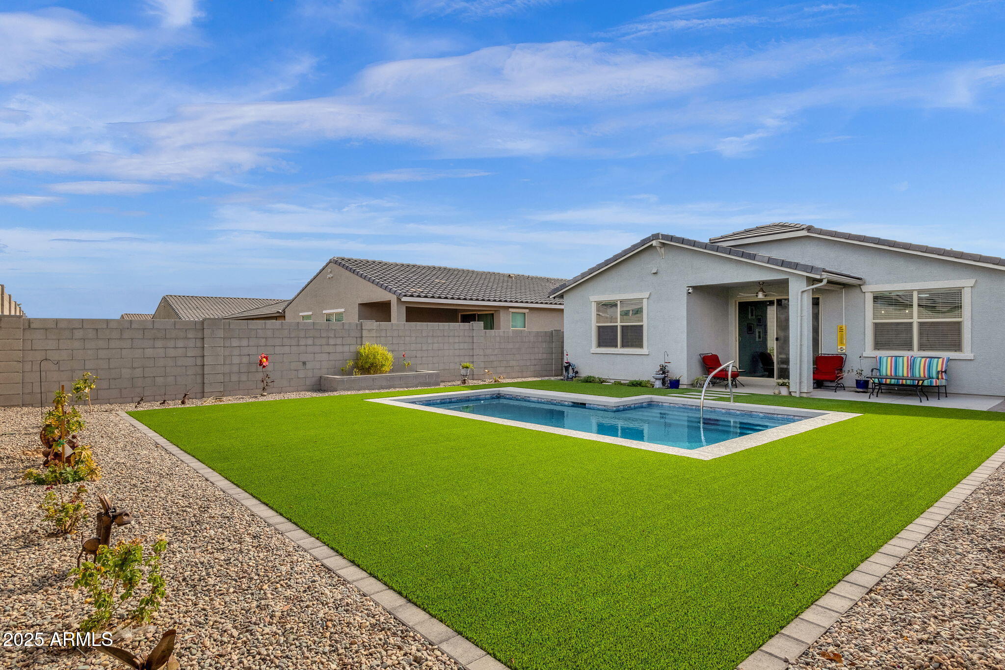 17334 W RUNNING DEER Trail