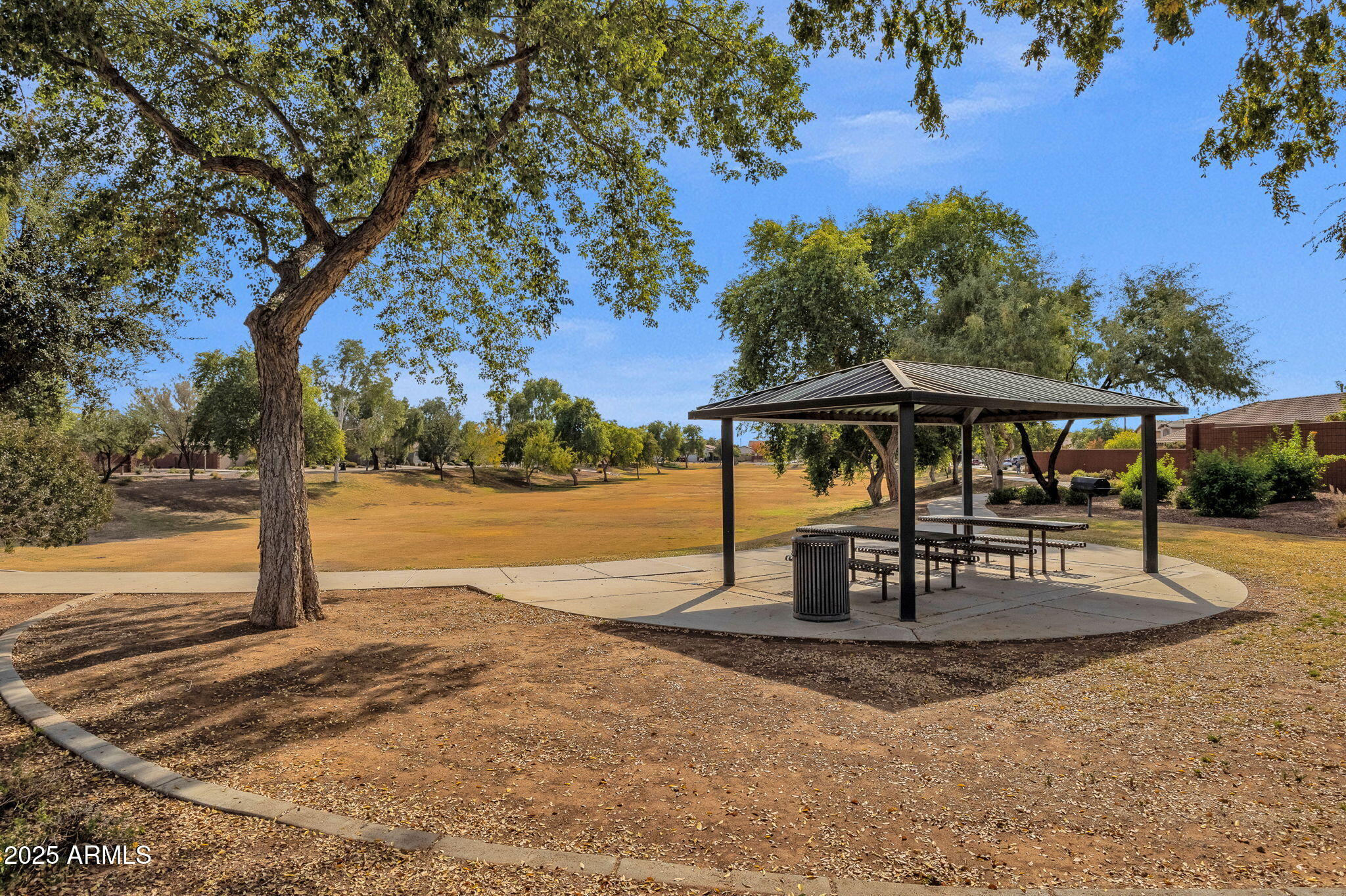 17334 W RUNNING DEER Trail