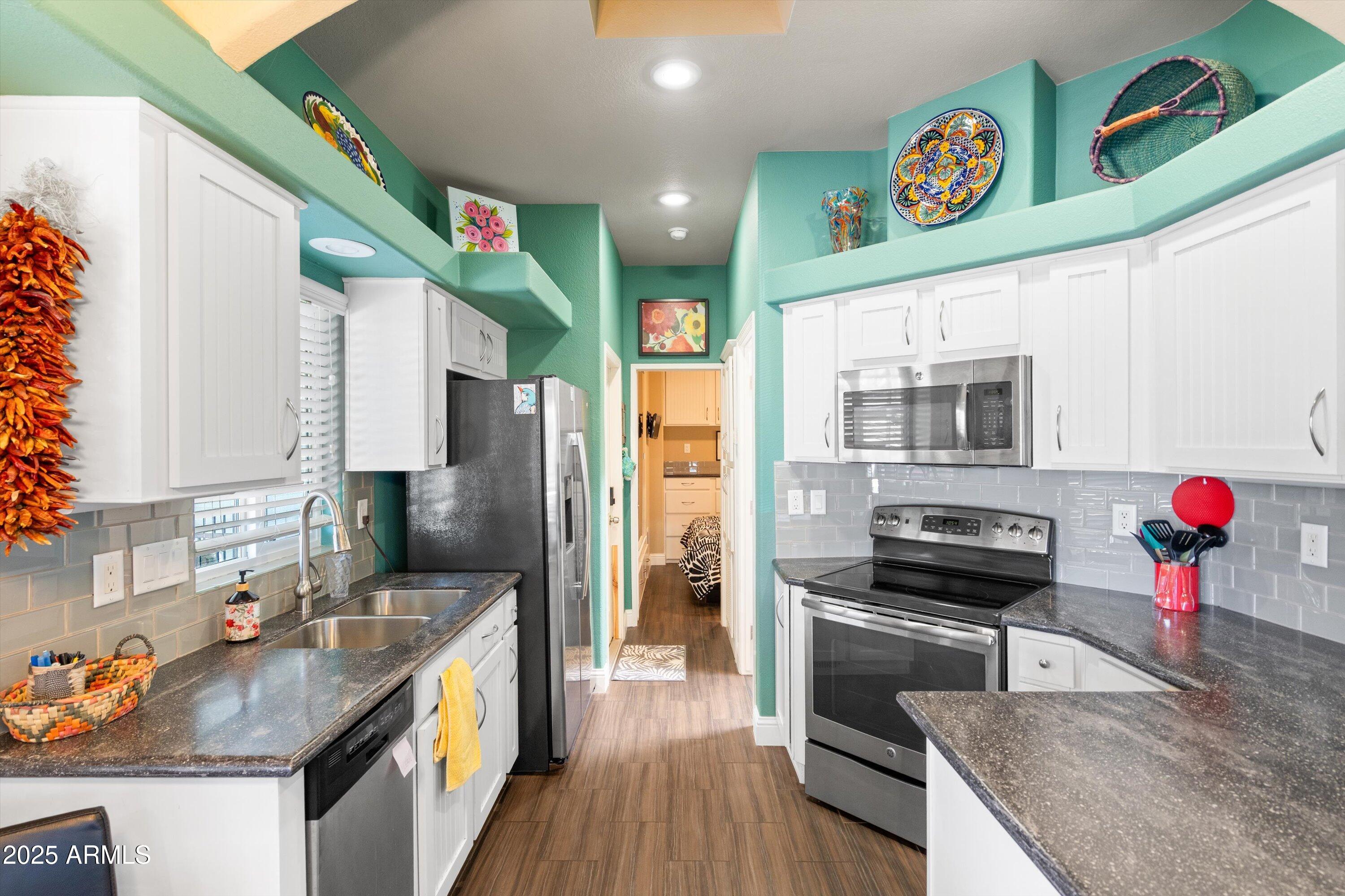 111 S Greenfield Road, 785