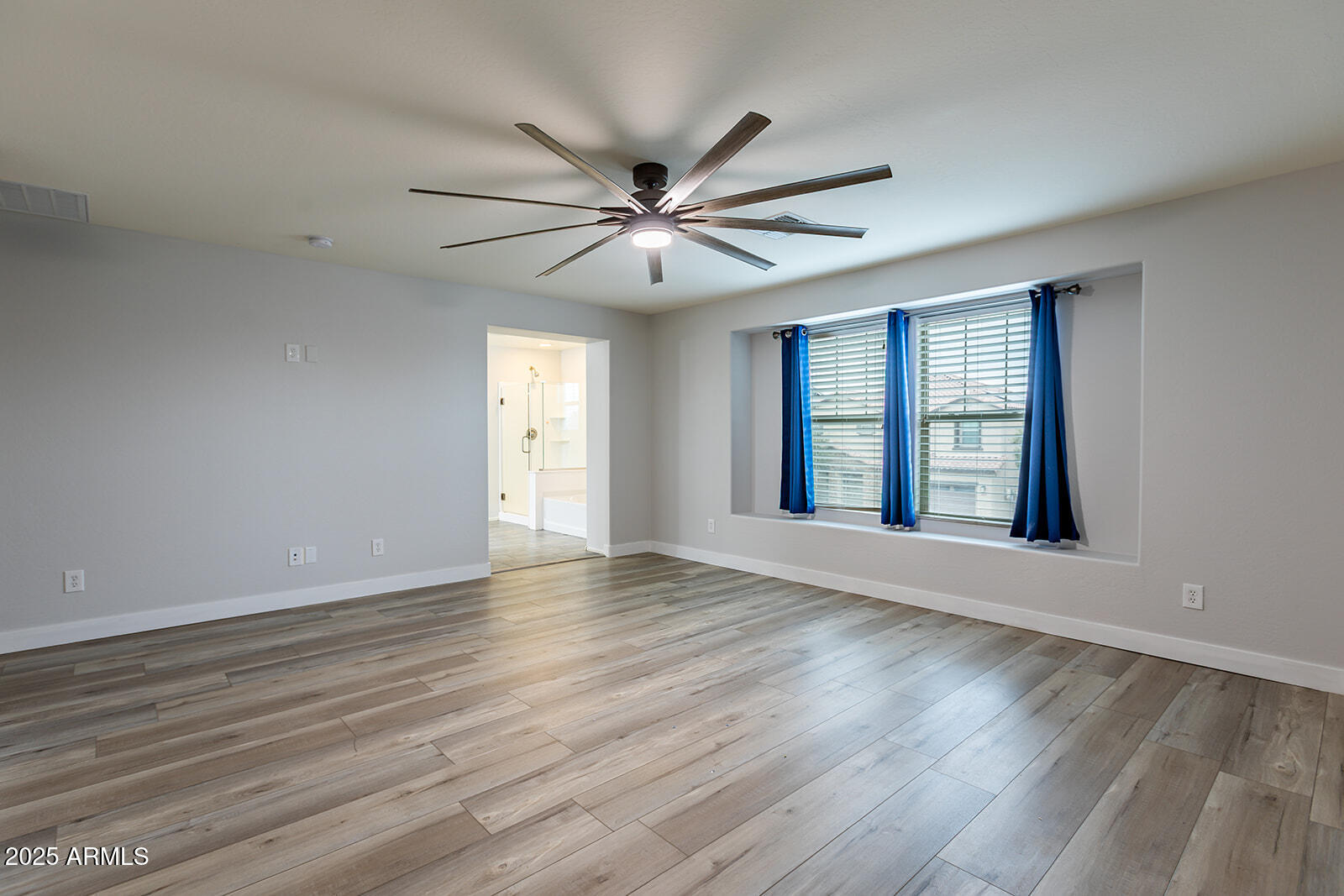 3312 E Russell Street