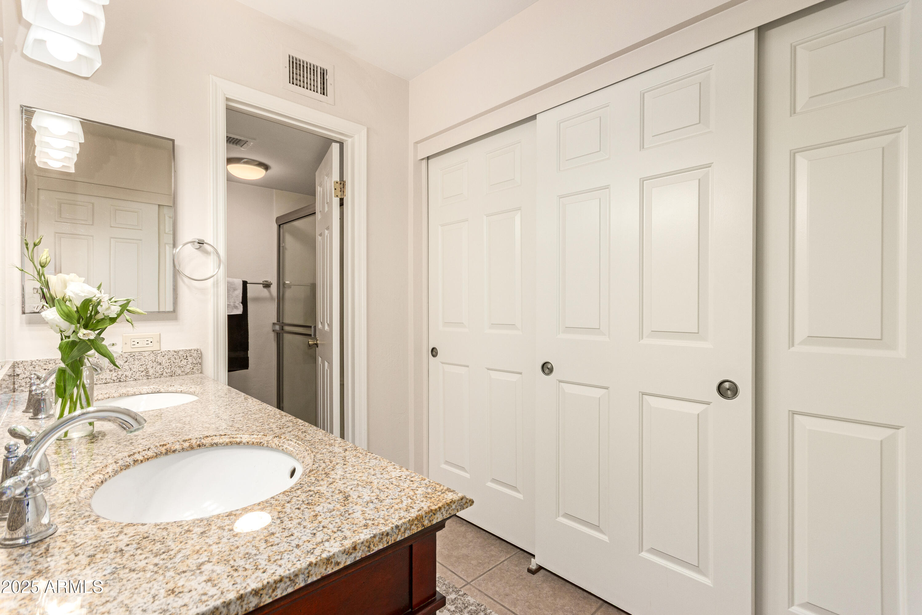 4333 W BOBBIE Terrace