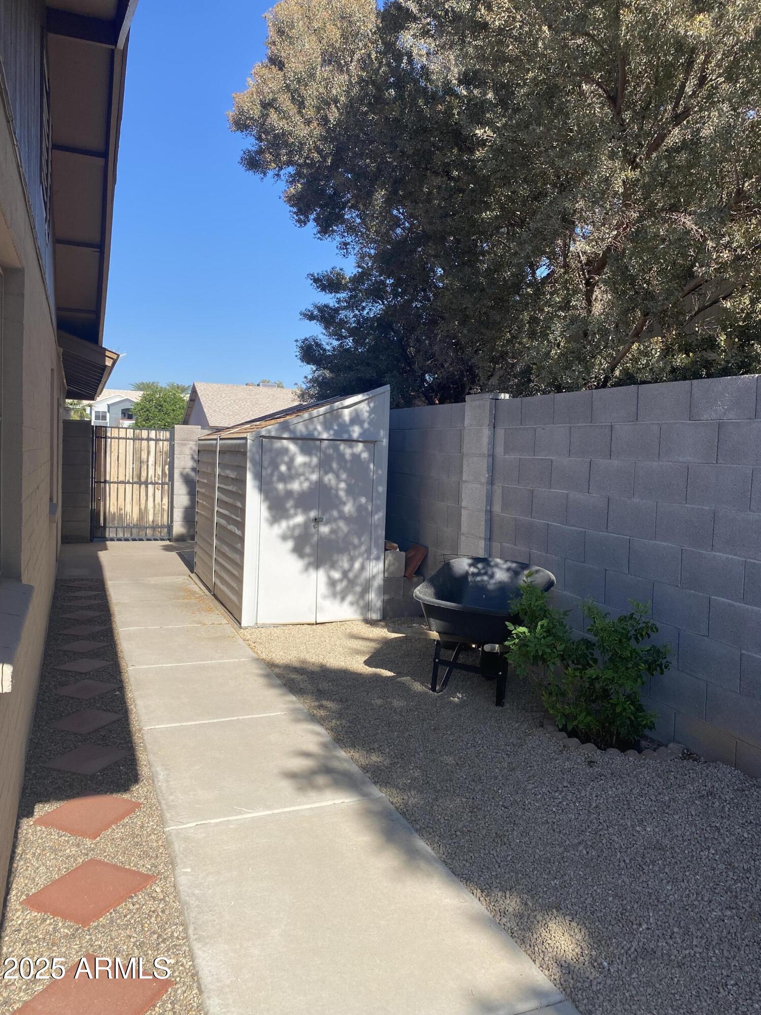 4333 W BOBBIE Terrace