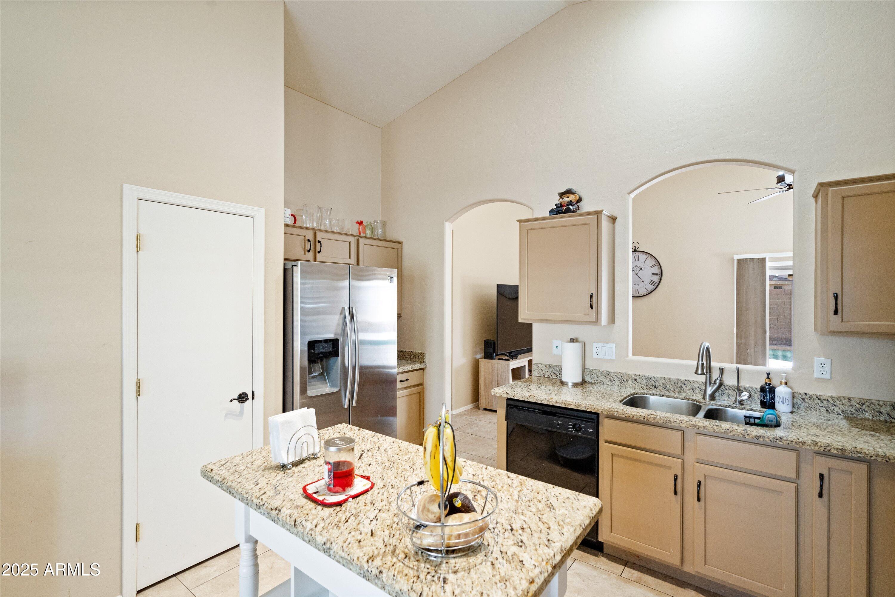 12617 W CLARENDON Avenue