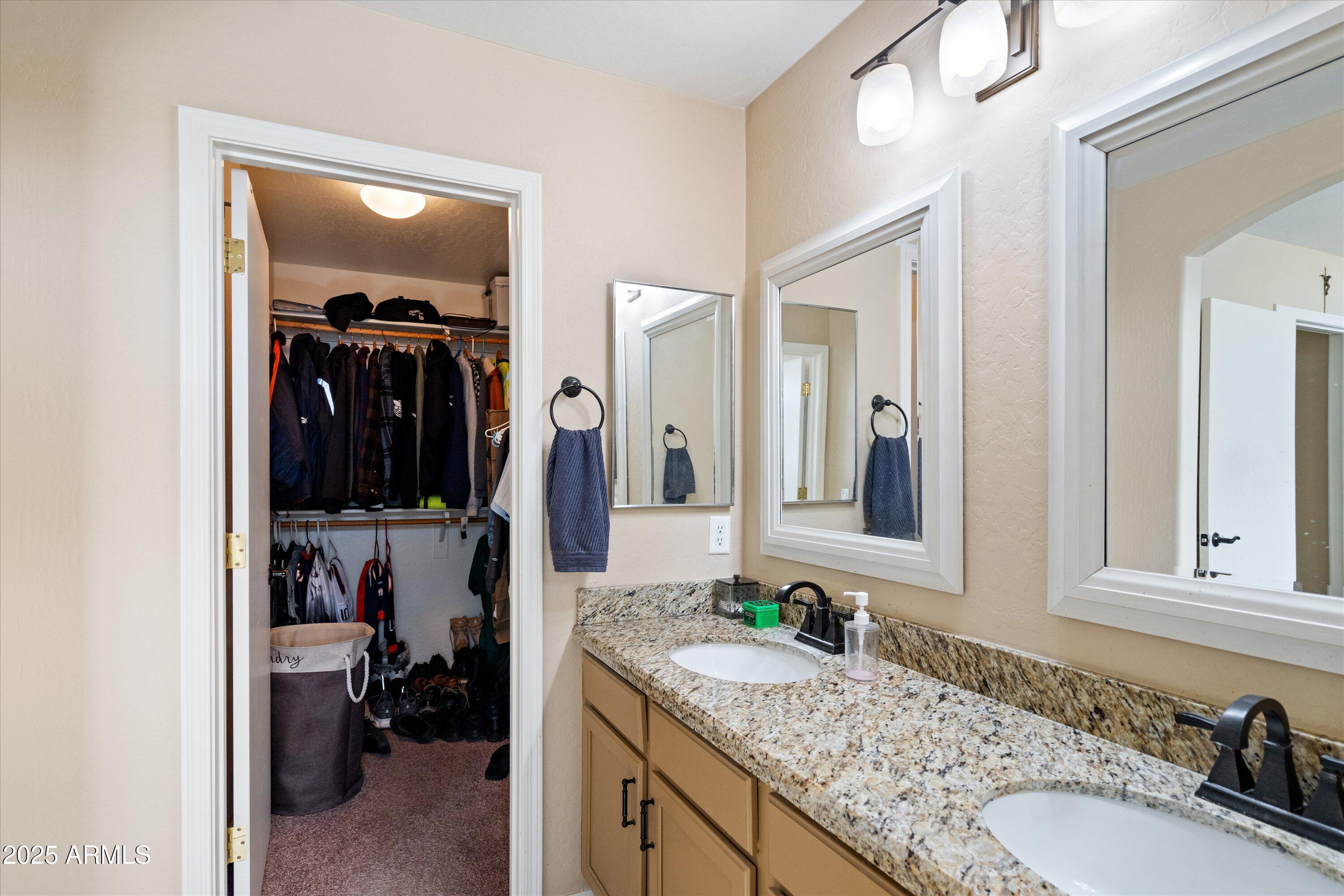 12617 W CLARENDON Avenue