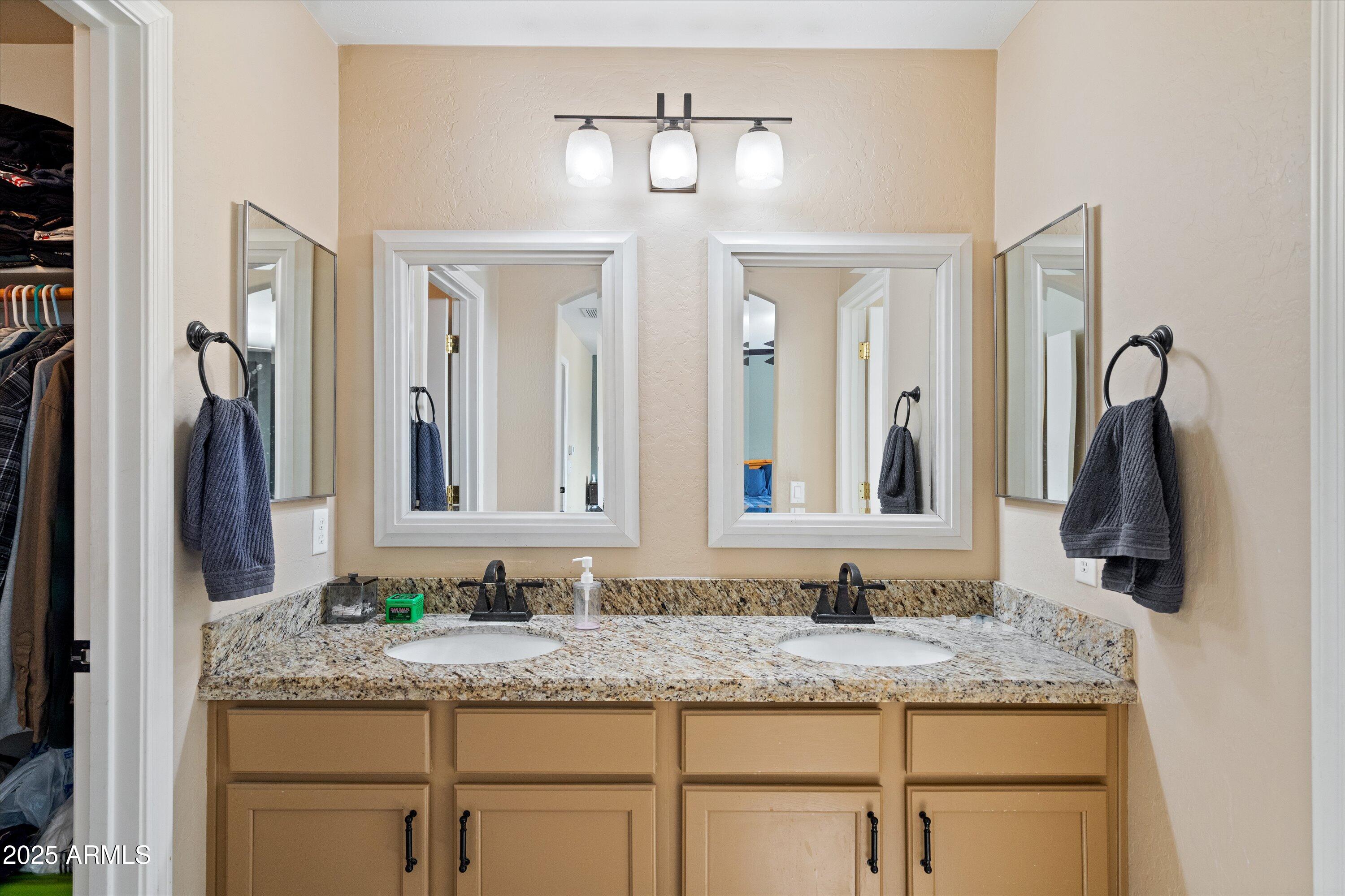 12617 W CLARENDON Avenue