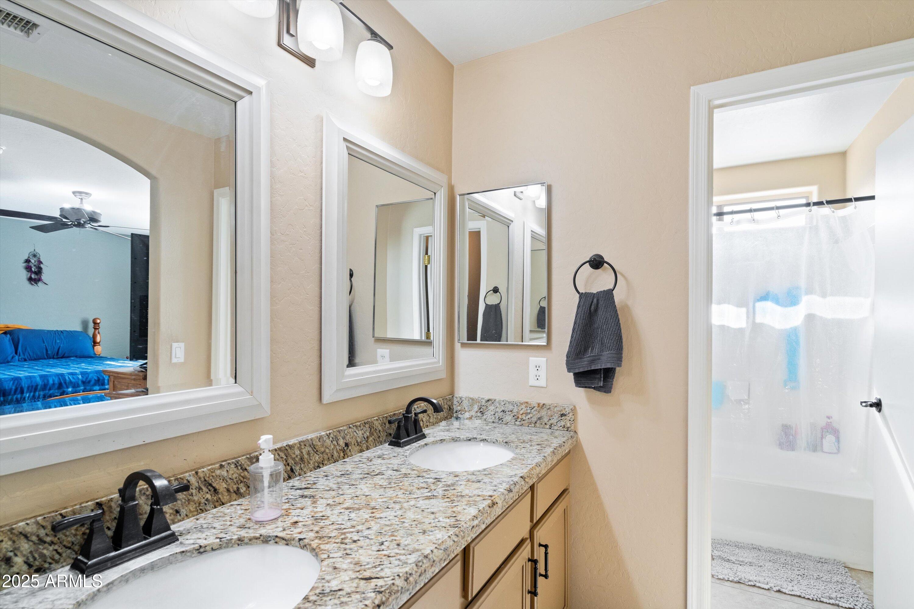 12617 W CLARENDON Avenue