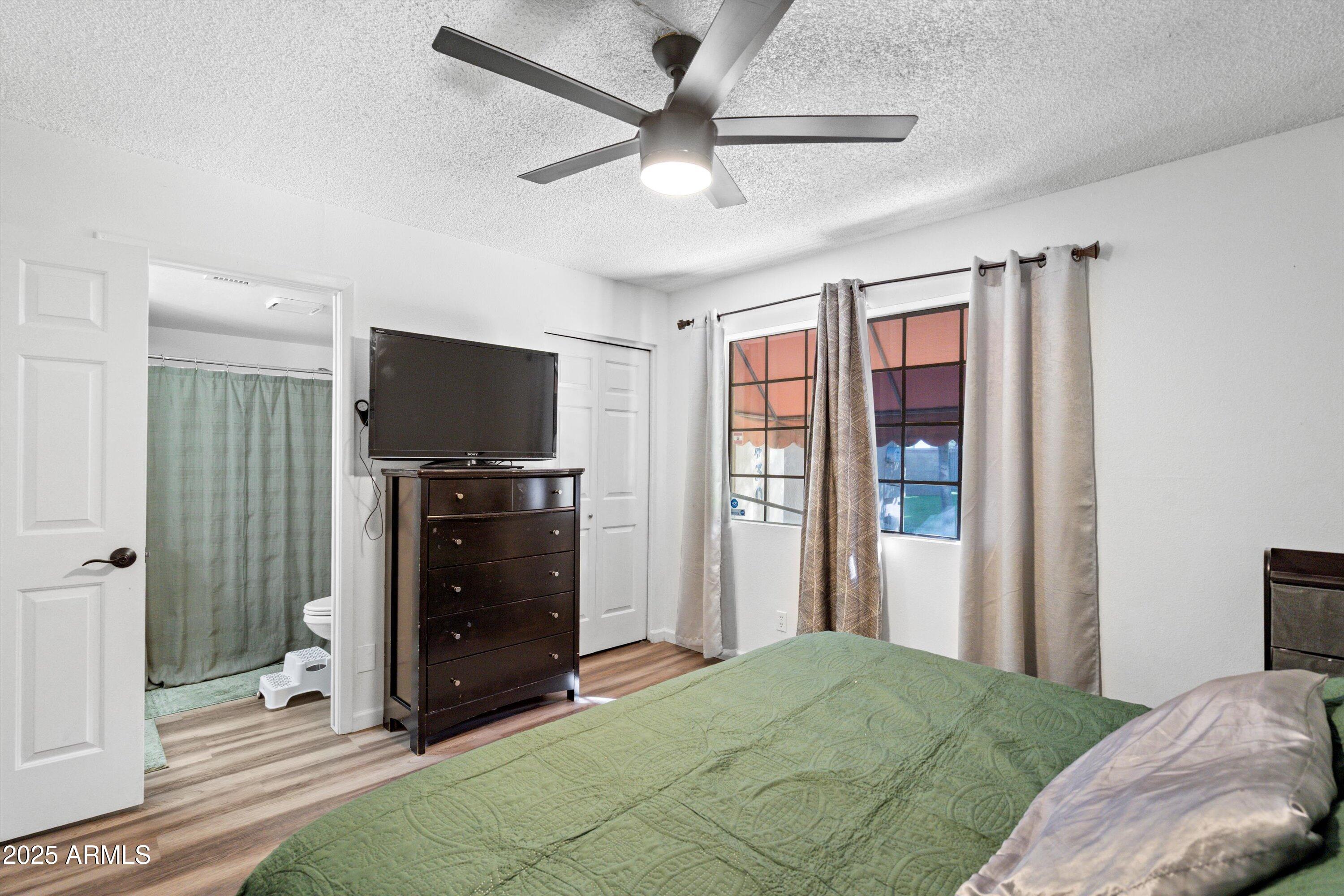 1430 W LA JOLLA Drive