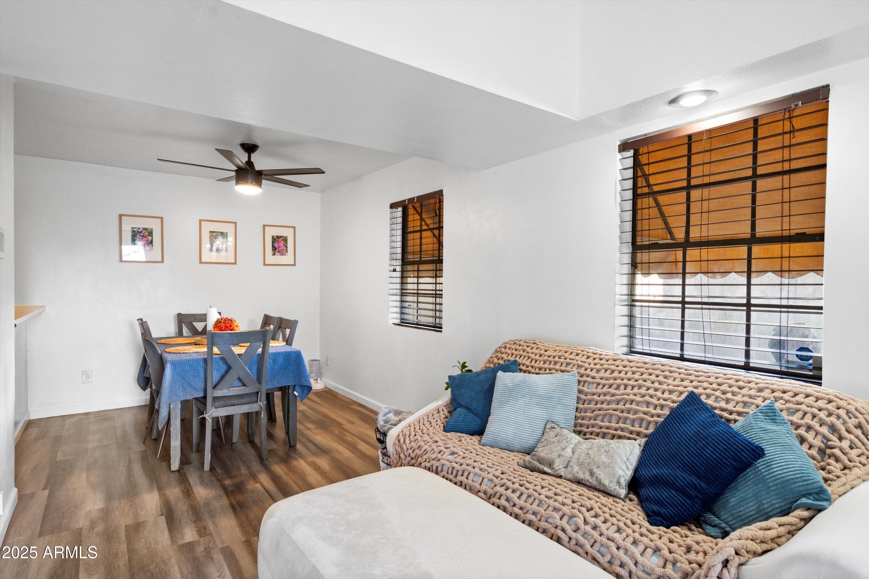 1430 W LA JOLLA Drive