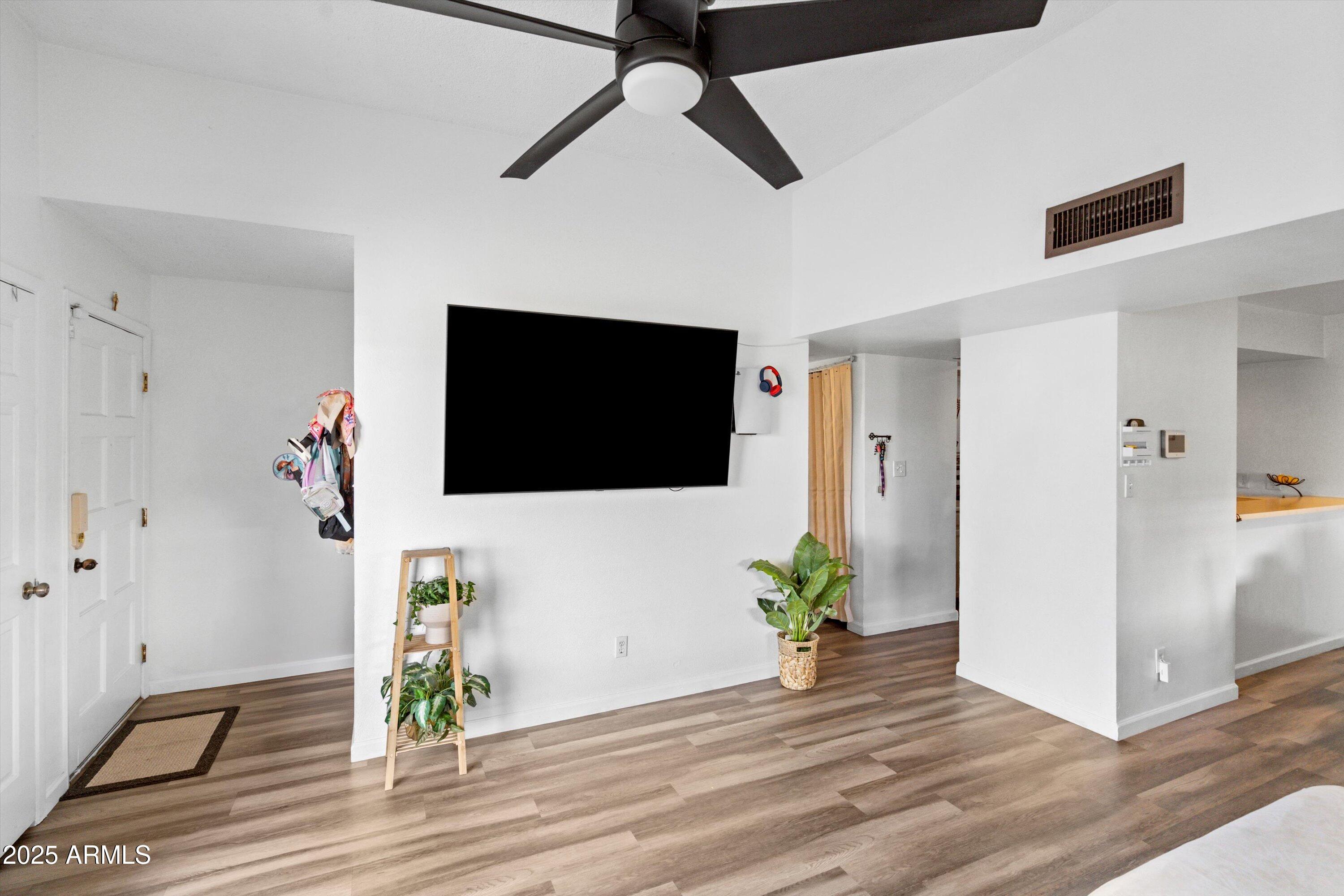 1430 W LA JOLLA Drive