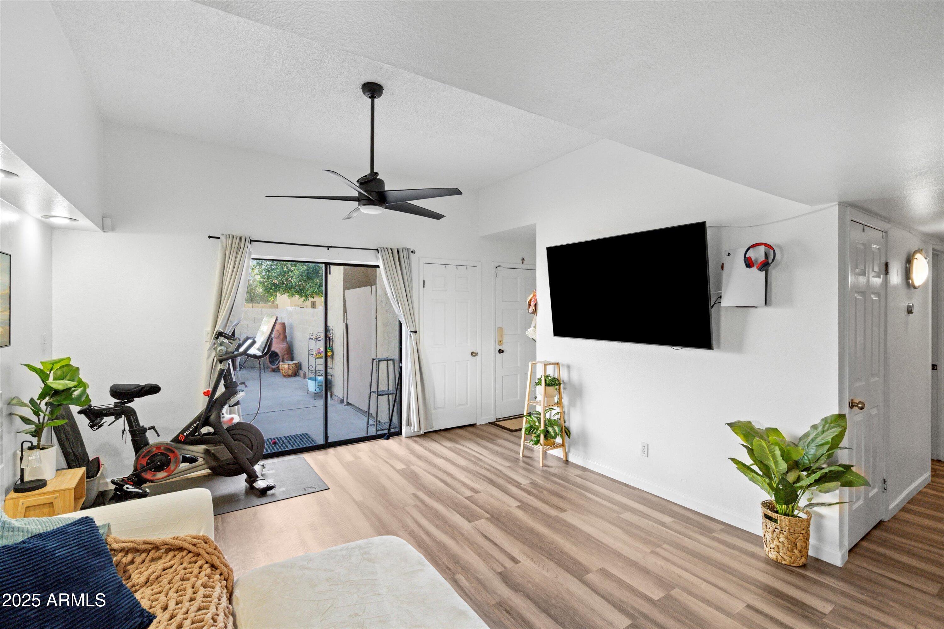 1430 W LA JOLLA Drive