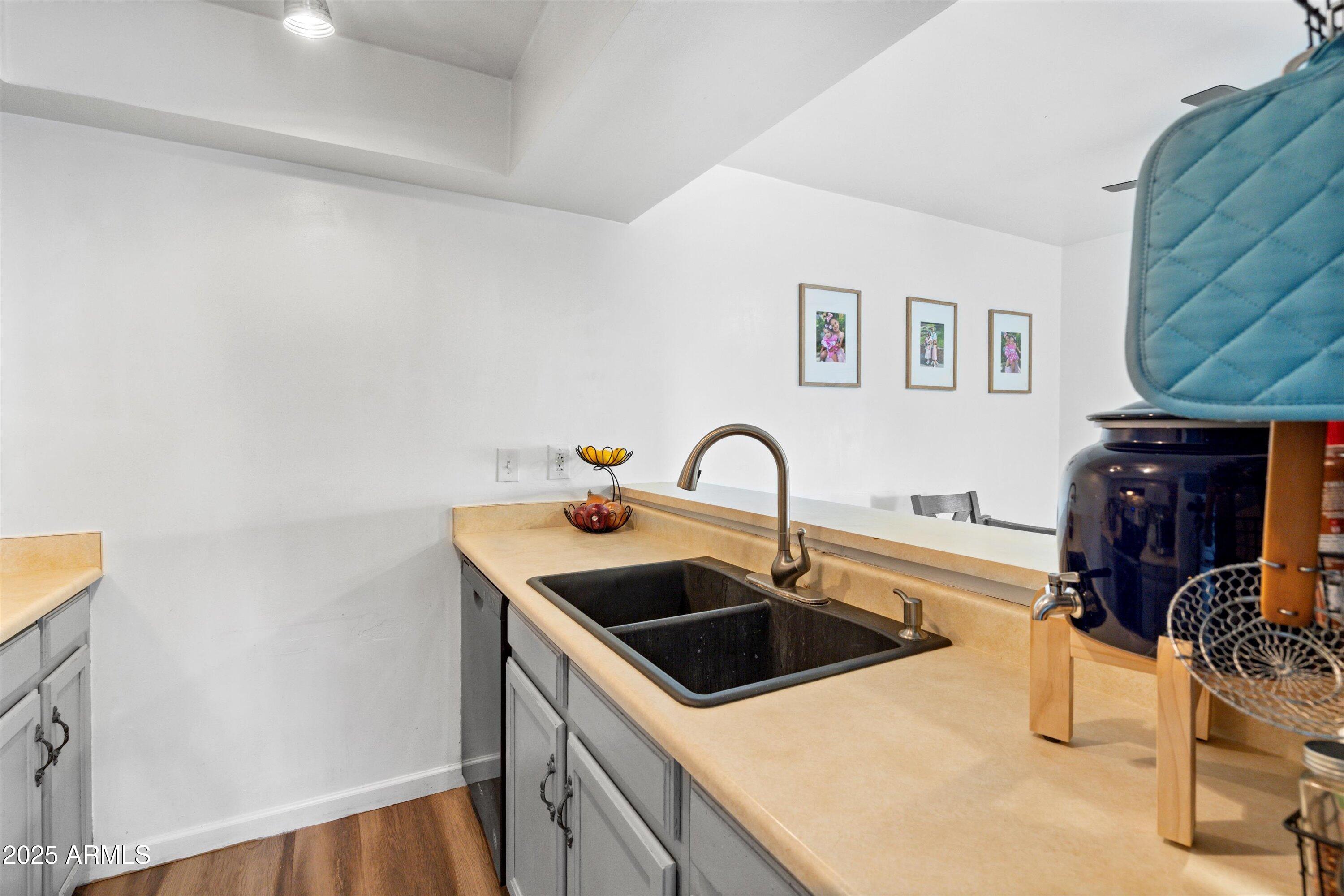 1430 W LA JOLLA Drive