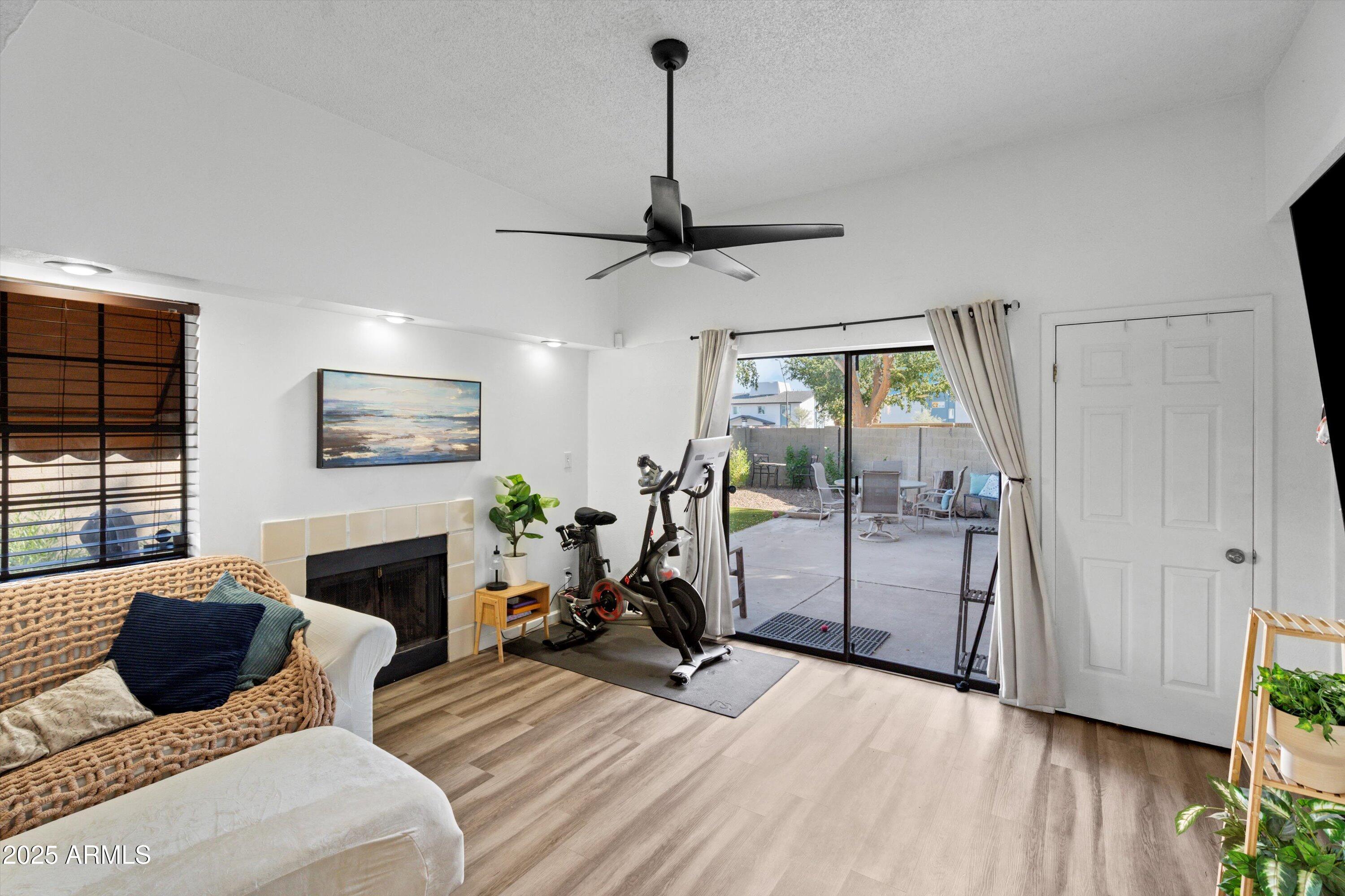 1430 W LA JOLLA Drive