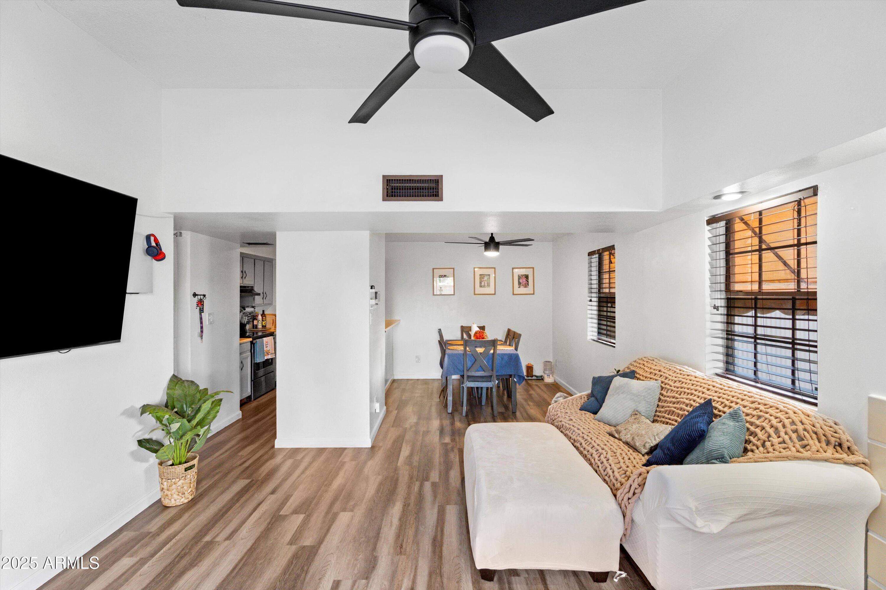 1430 W LA JOLLA Drive