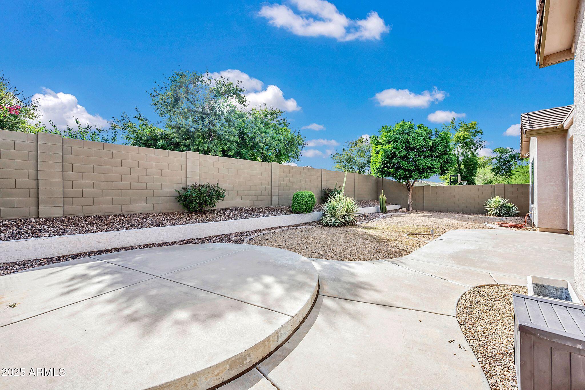 2251 W Clearview Trail