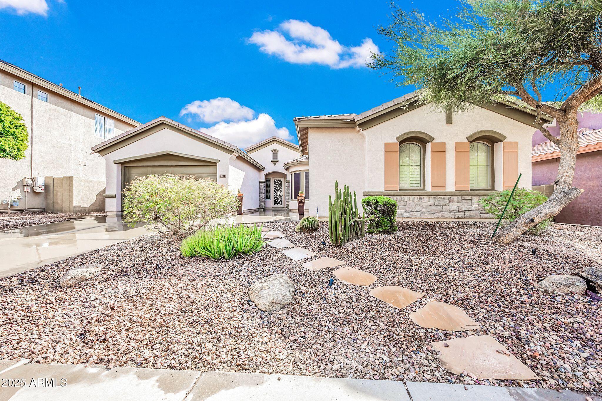 2251 W Clearview Trail