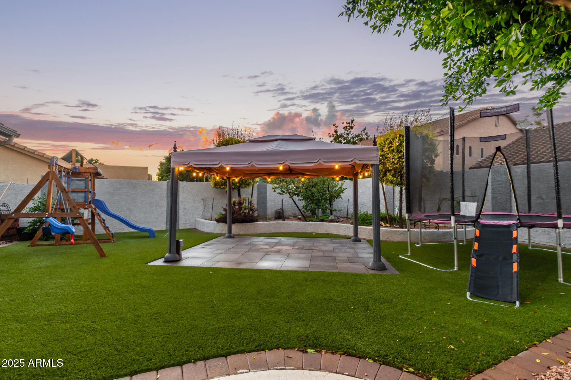 5512 E Holmes Avenue