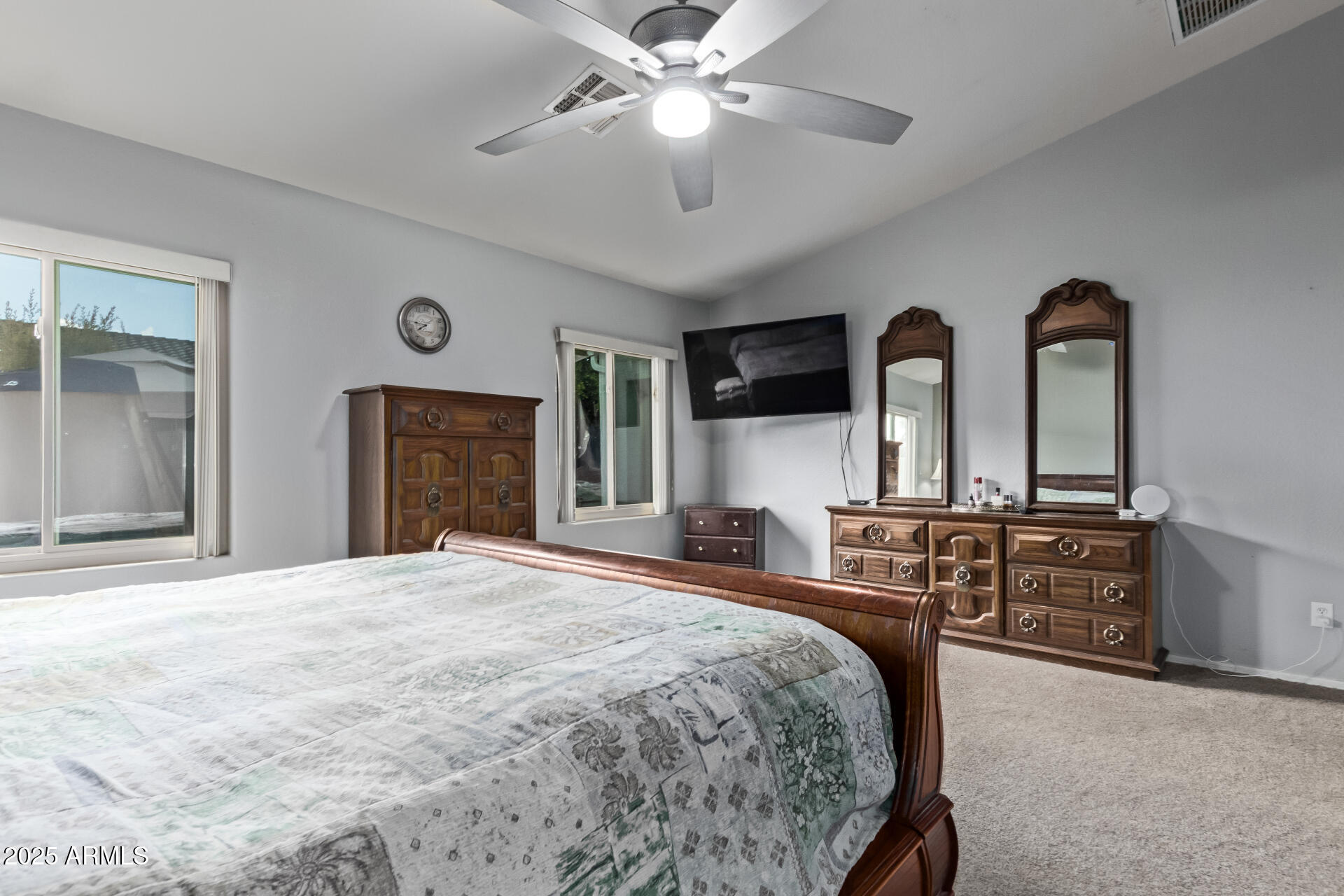 5512 E Holmes Avenue