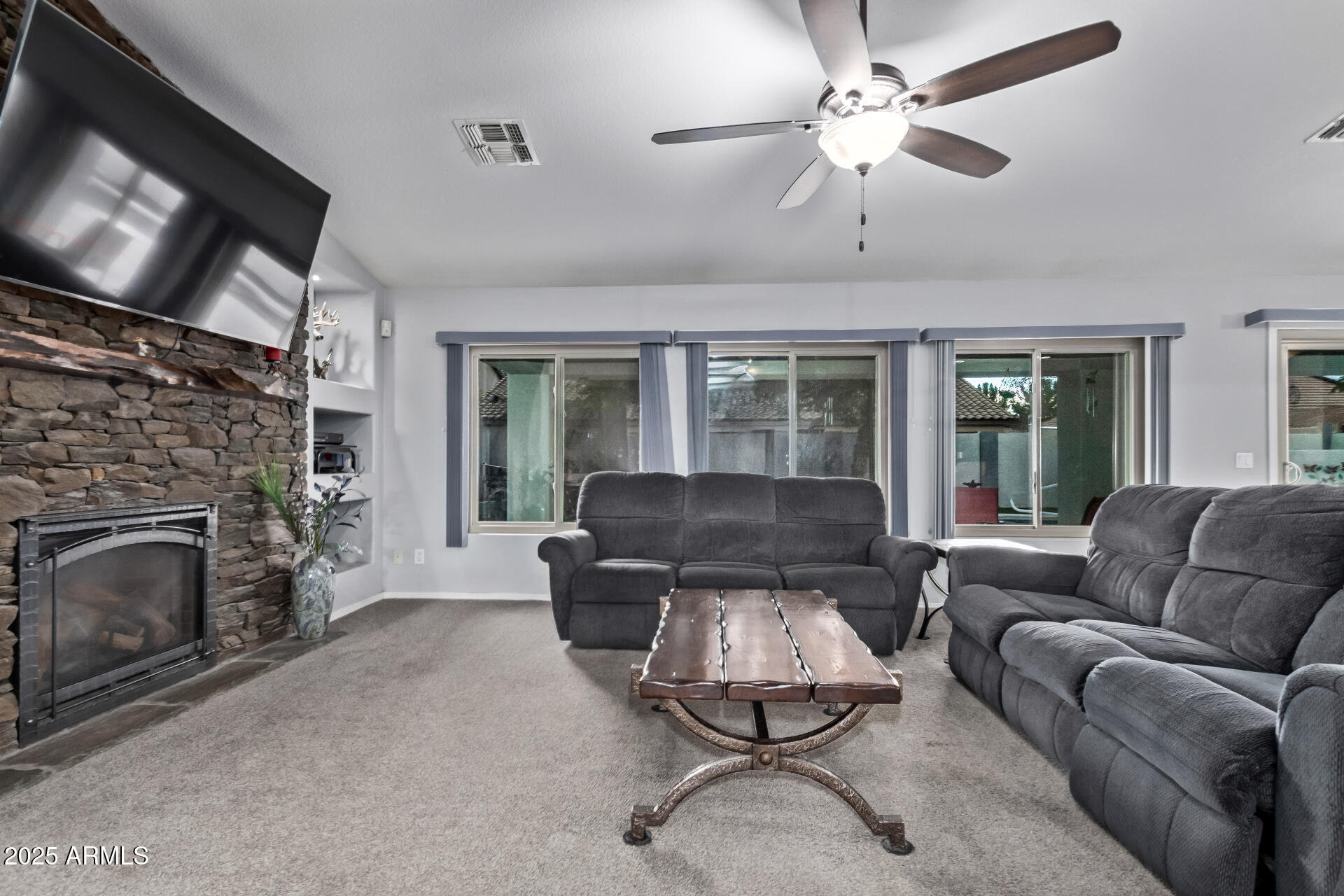 5512 E Holmes Avenue