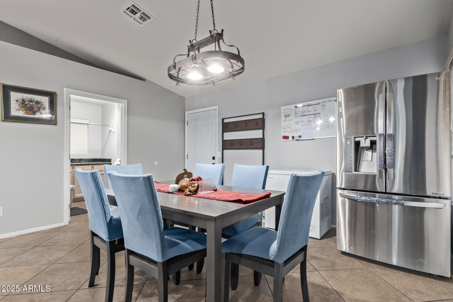 5512 E Holmes Avenue