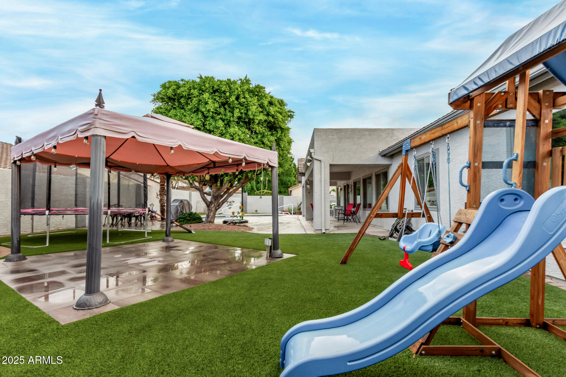 5512 E Holmes Avenue