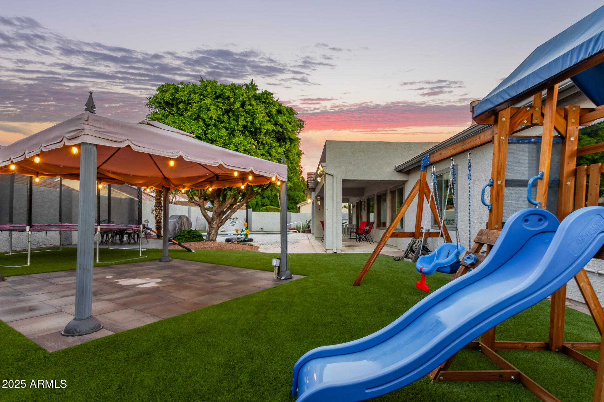 5512 E Holmes Avenue