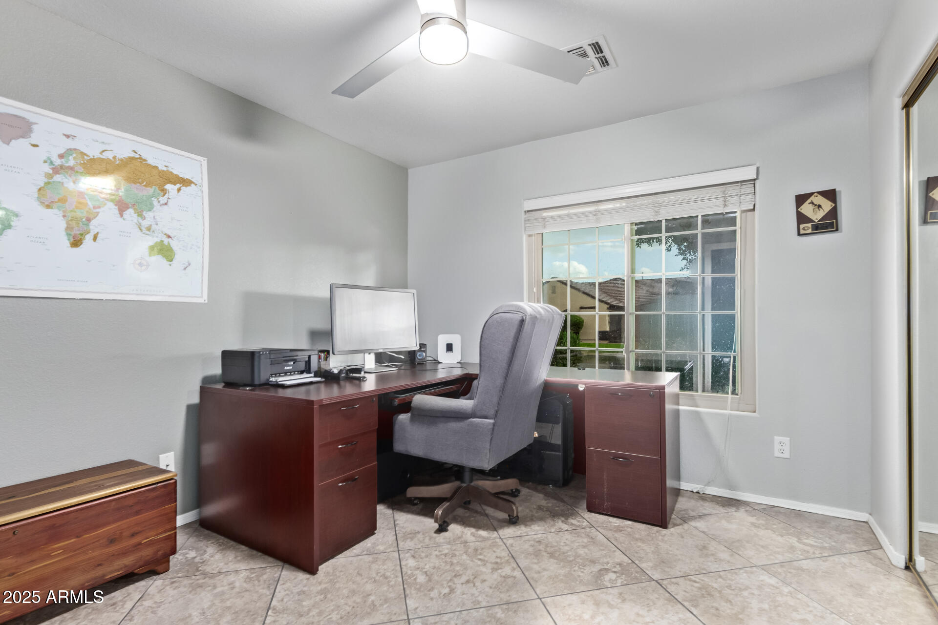 5512 E Holmes Avenue