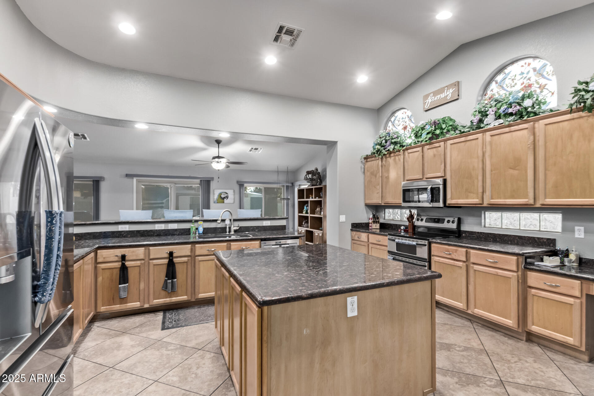 5512 E Holmes Avenue