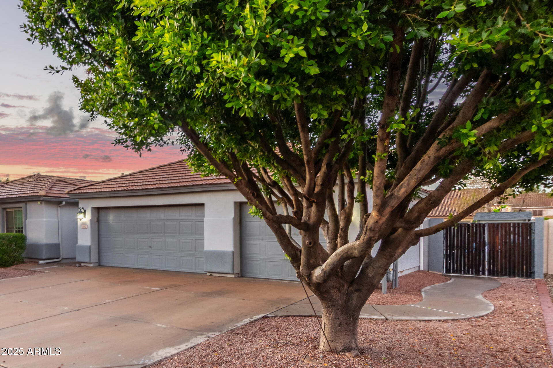 5512 E Holmes Avenue