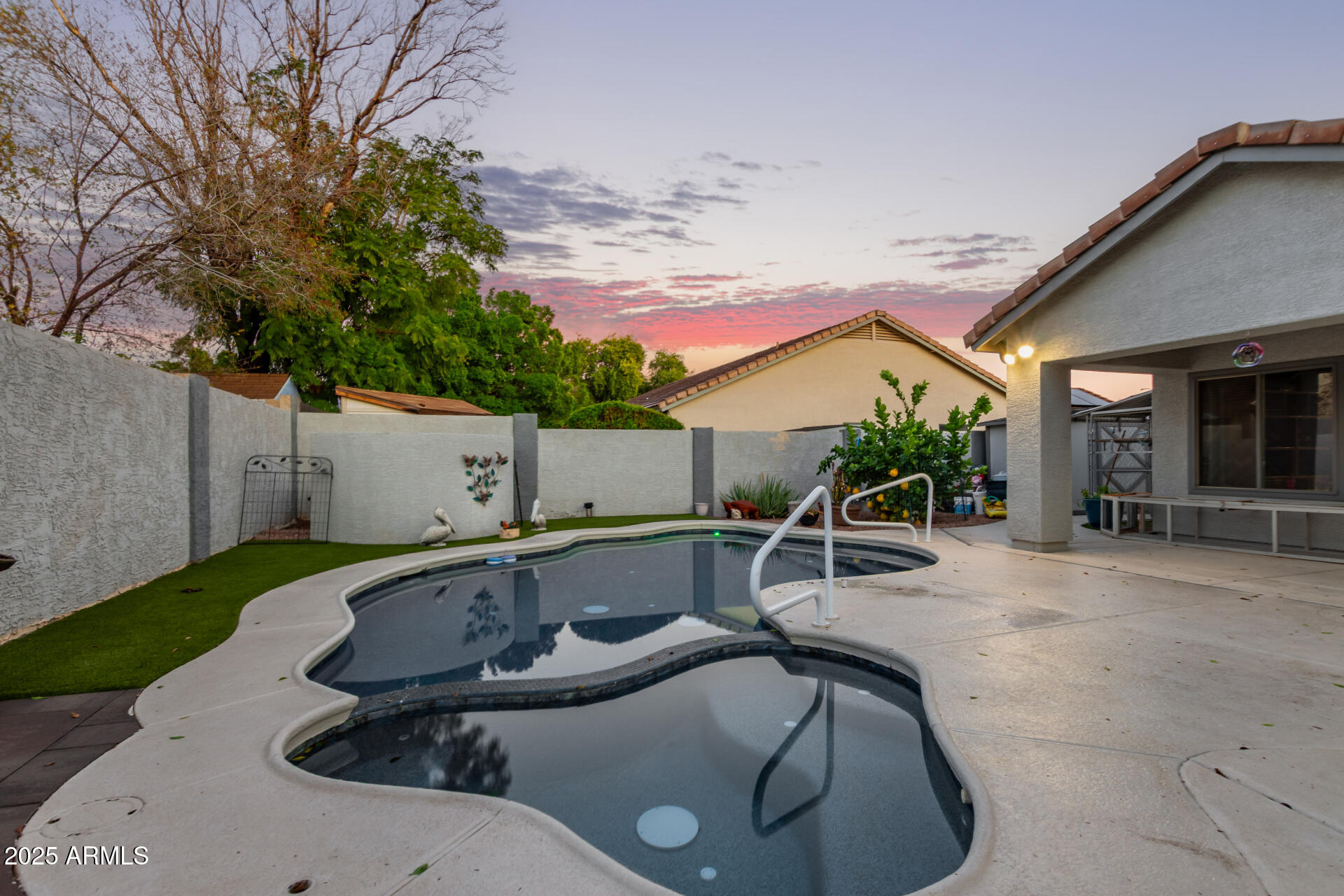 5512 E Holmes Avenue