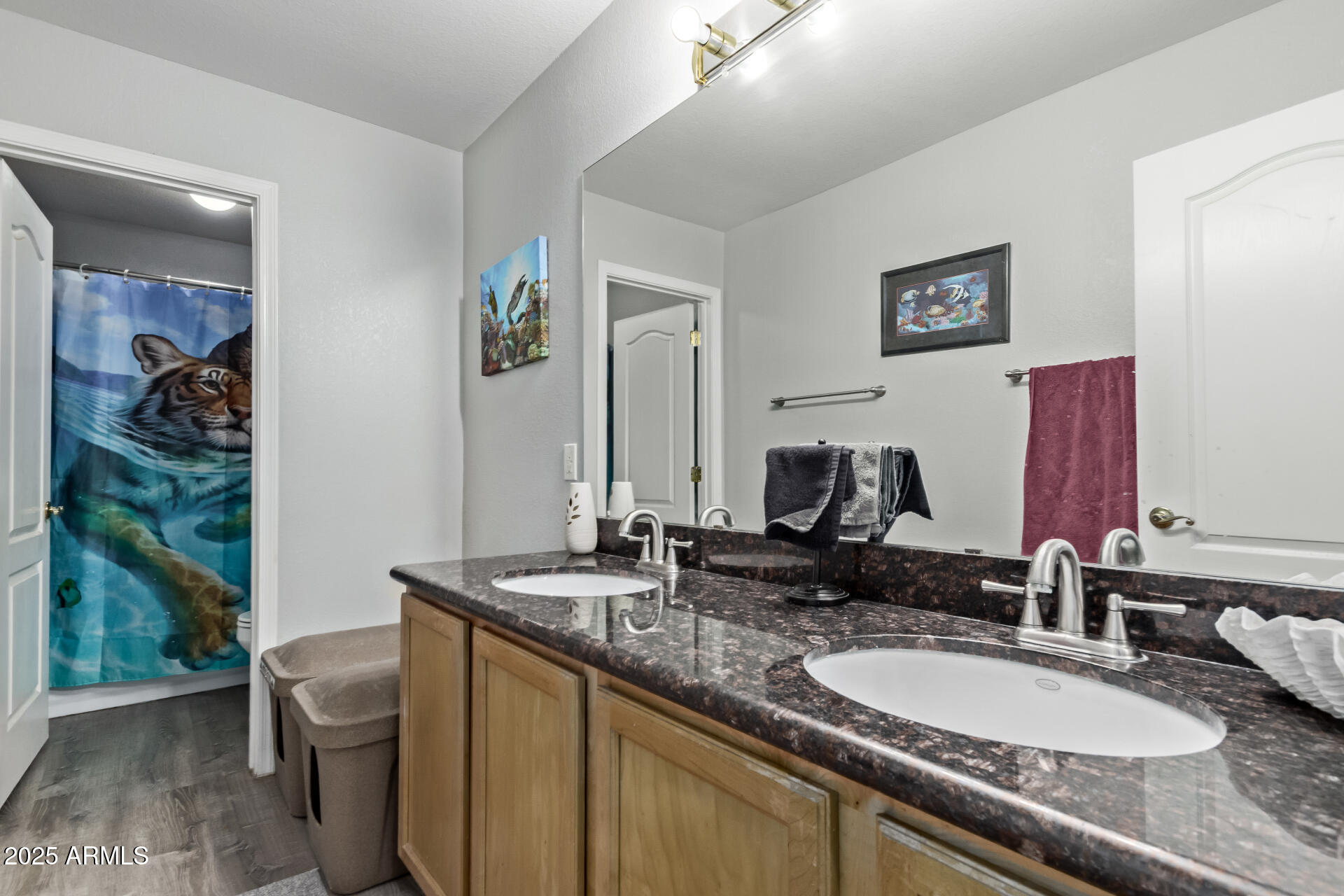 5512 E Holmes Avenue