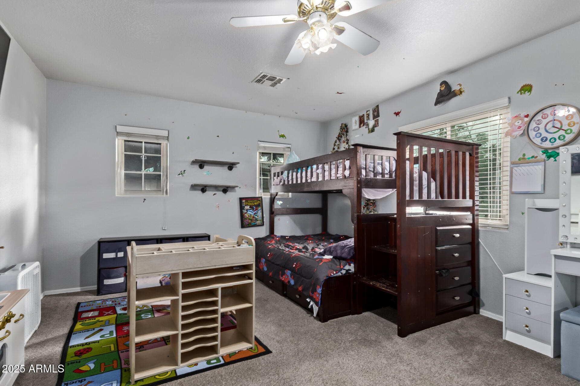 5512 E Holmes Avenue