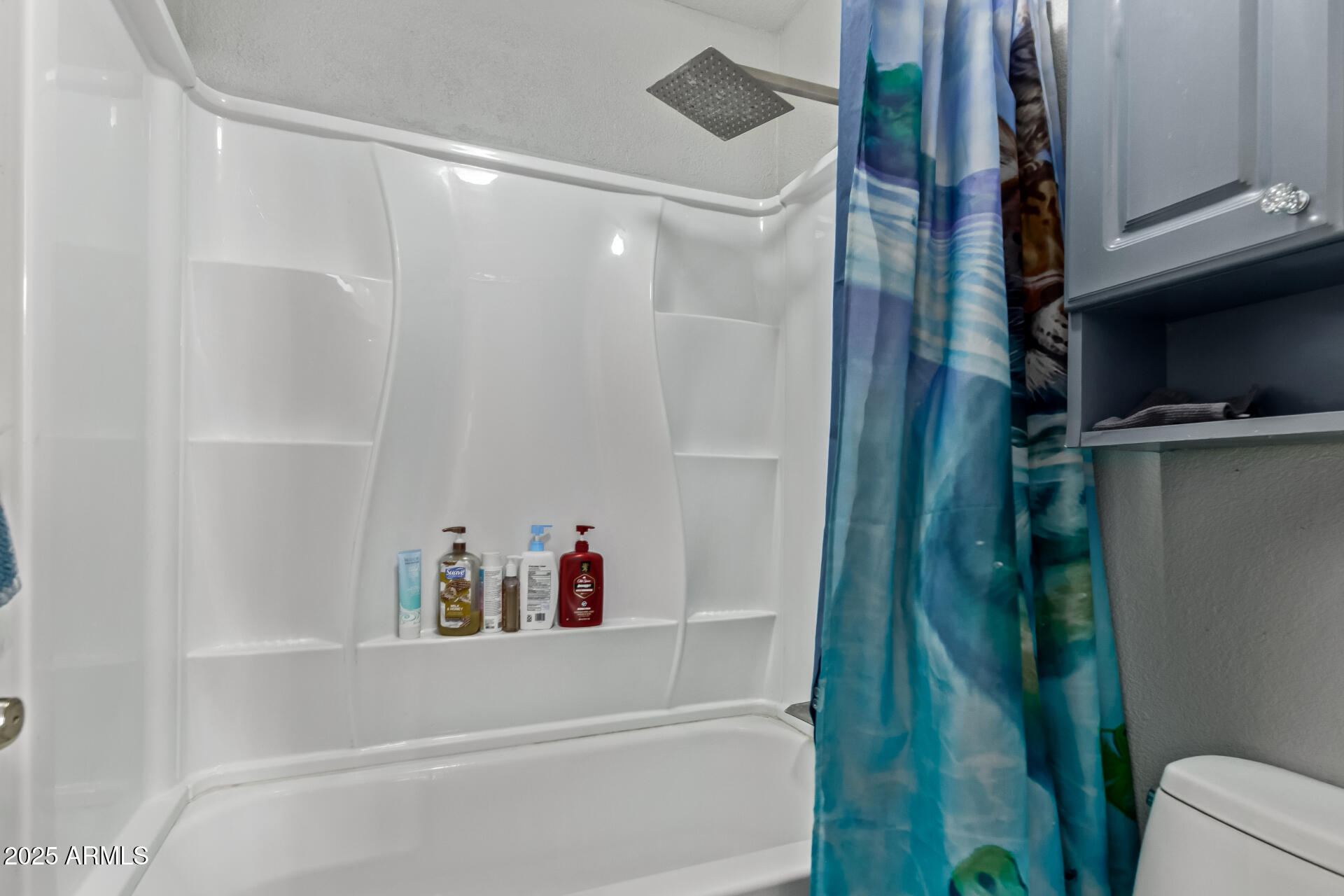 5512 E Holmes Avenue