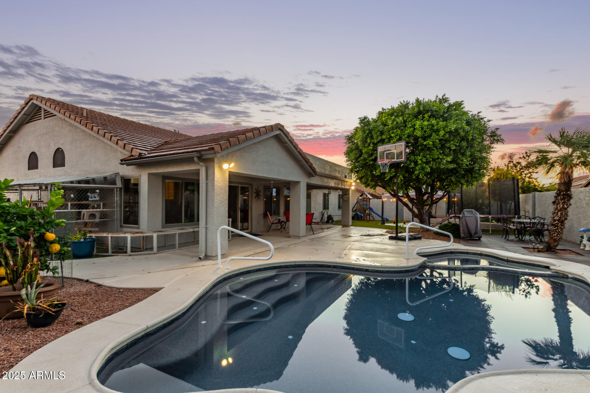 5512 E Holmes Avenue