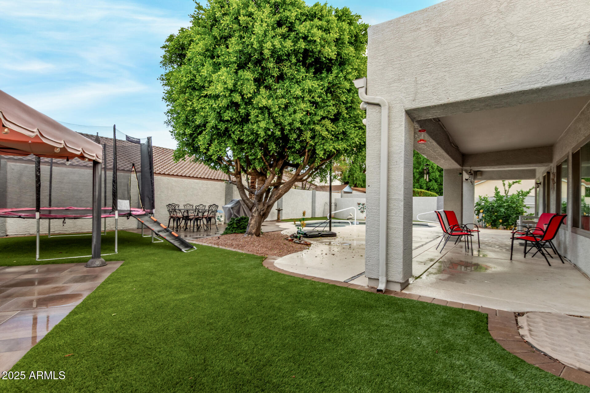 5512 E Holmes Avenue