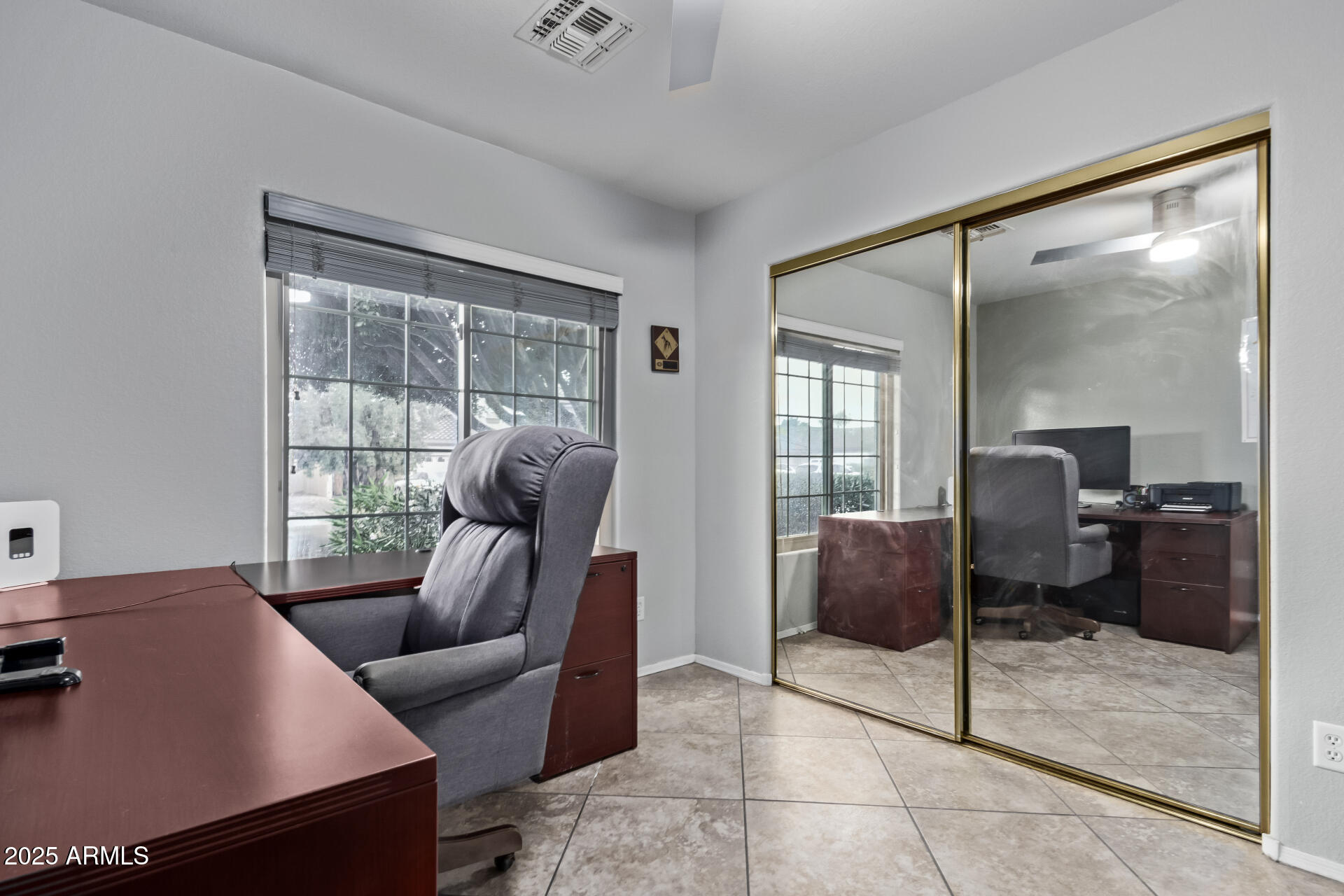 5512 E Holmes Avenue