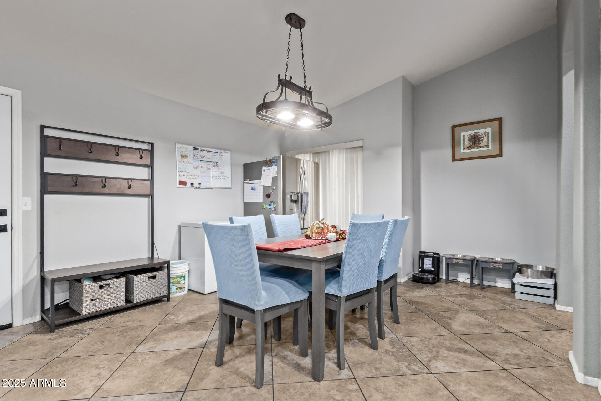 5512 E Holmes Avenue