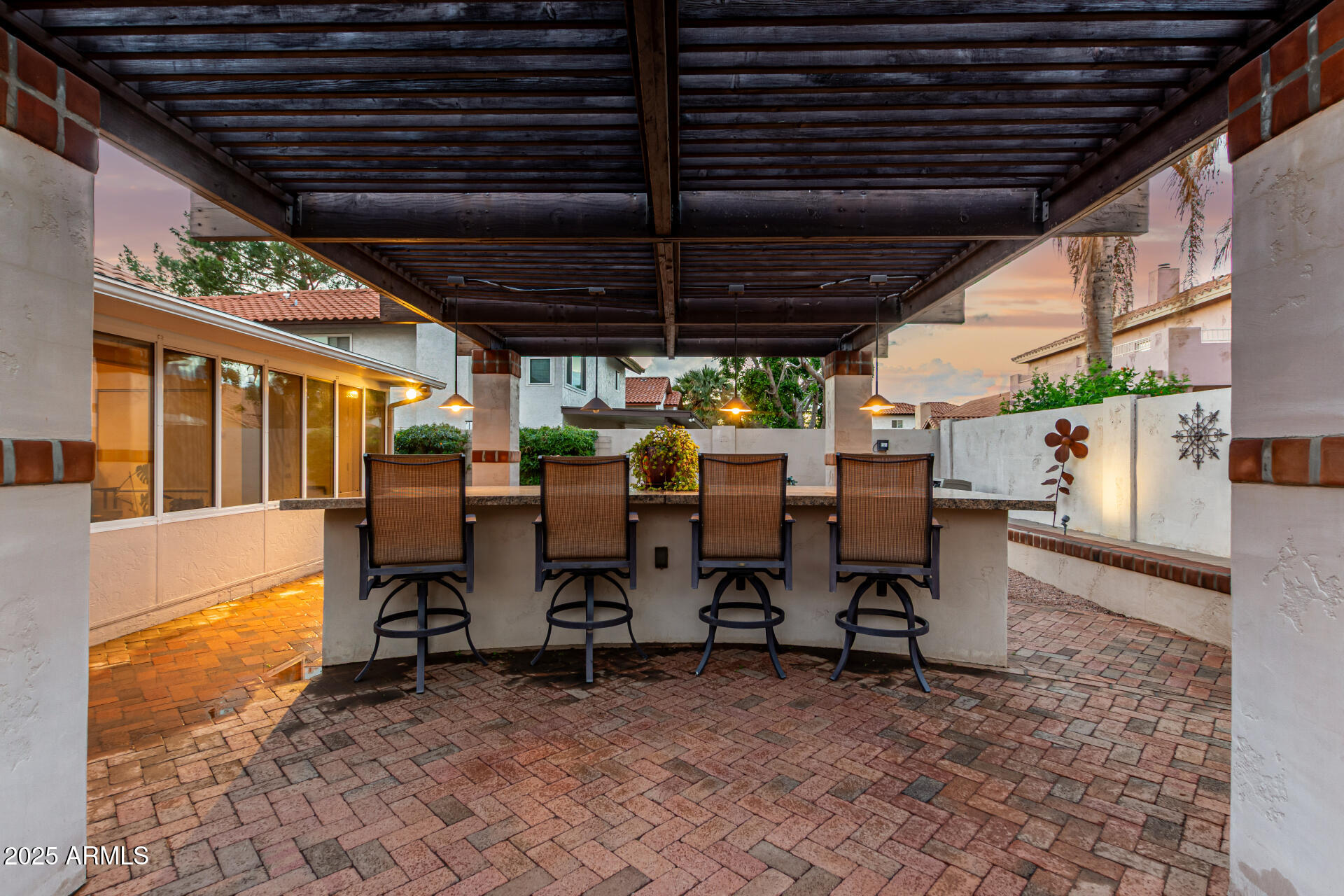 2854 E MALLORY Street