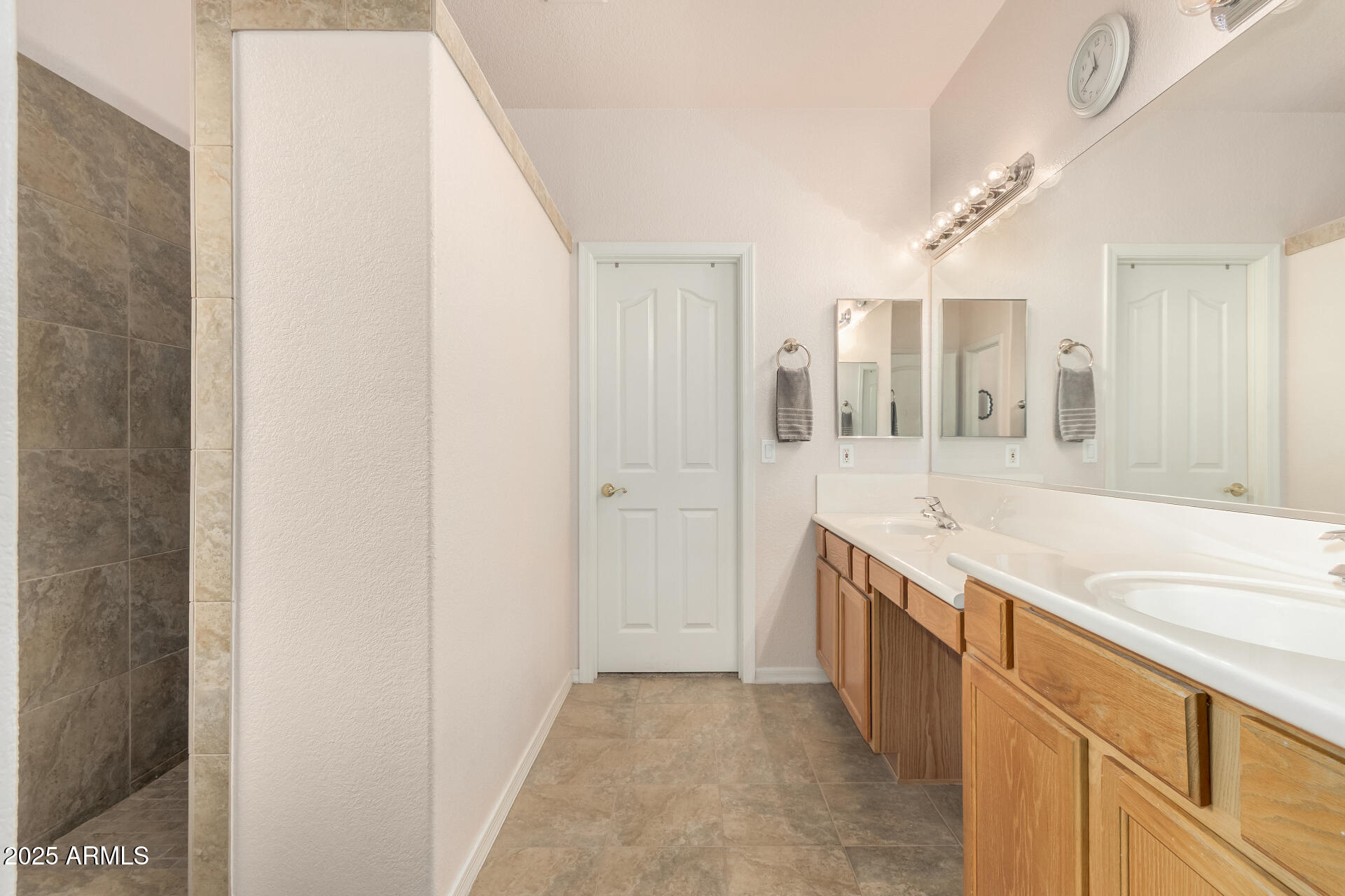 6219 E MALLORY Street