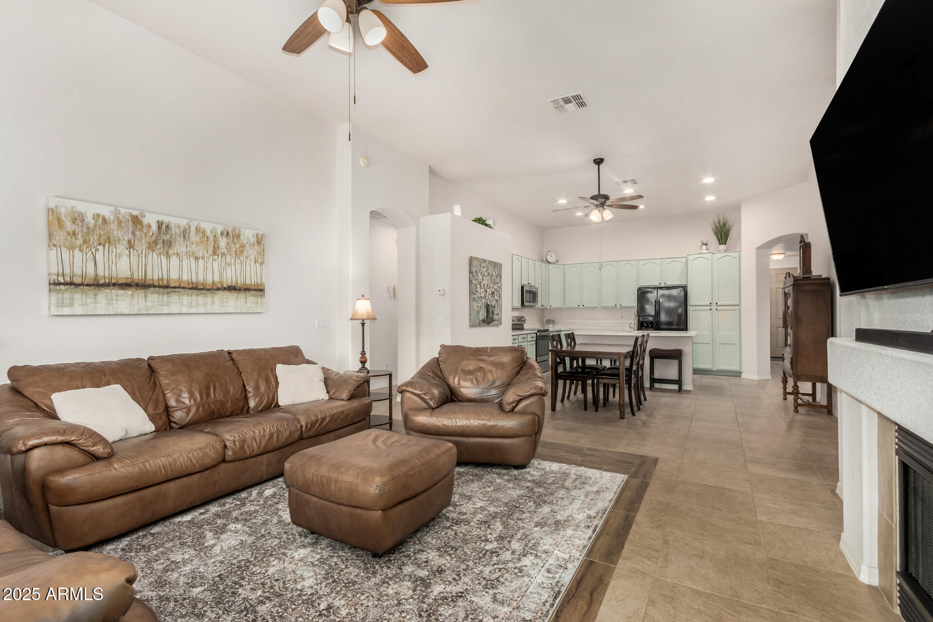 6219 E MALLORY Street