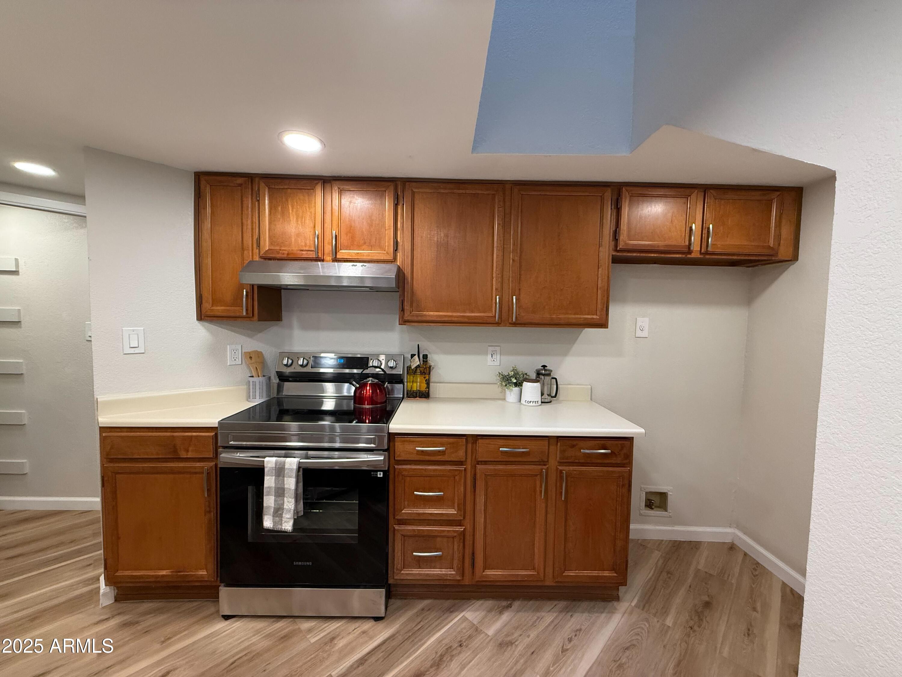 3228 W GLENDALE Avenue 103