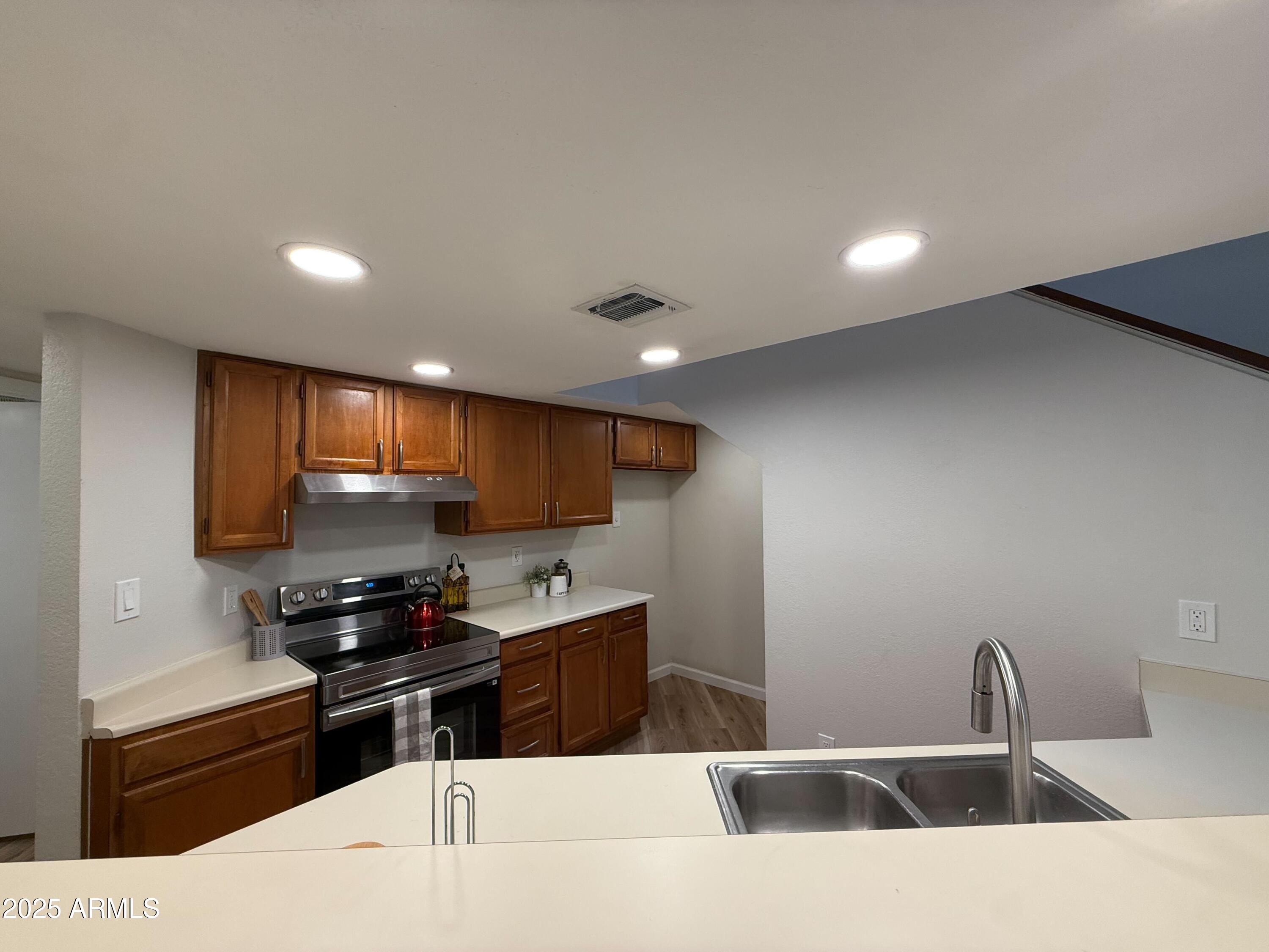 3228 W GLENDALE Avenue 103